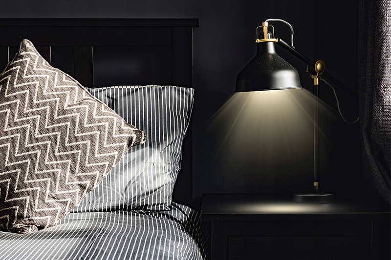 5x KOLOROWA ŻARÓWKA ZMIENIAJĄCA KOLORY PILOTEM E27 Waga produktu z opakowaniem jednostkowym 0.1 kg