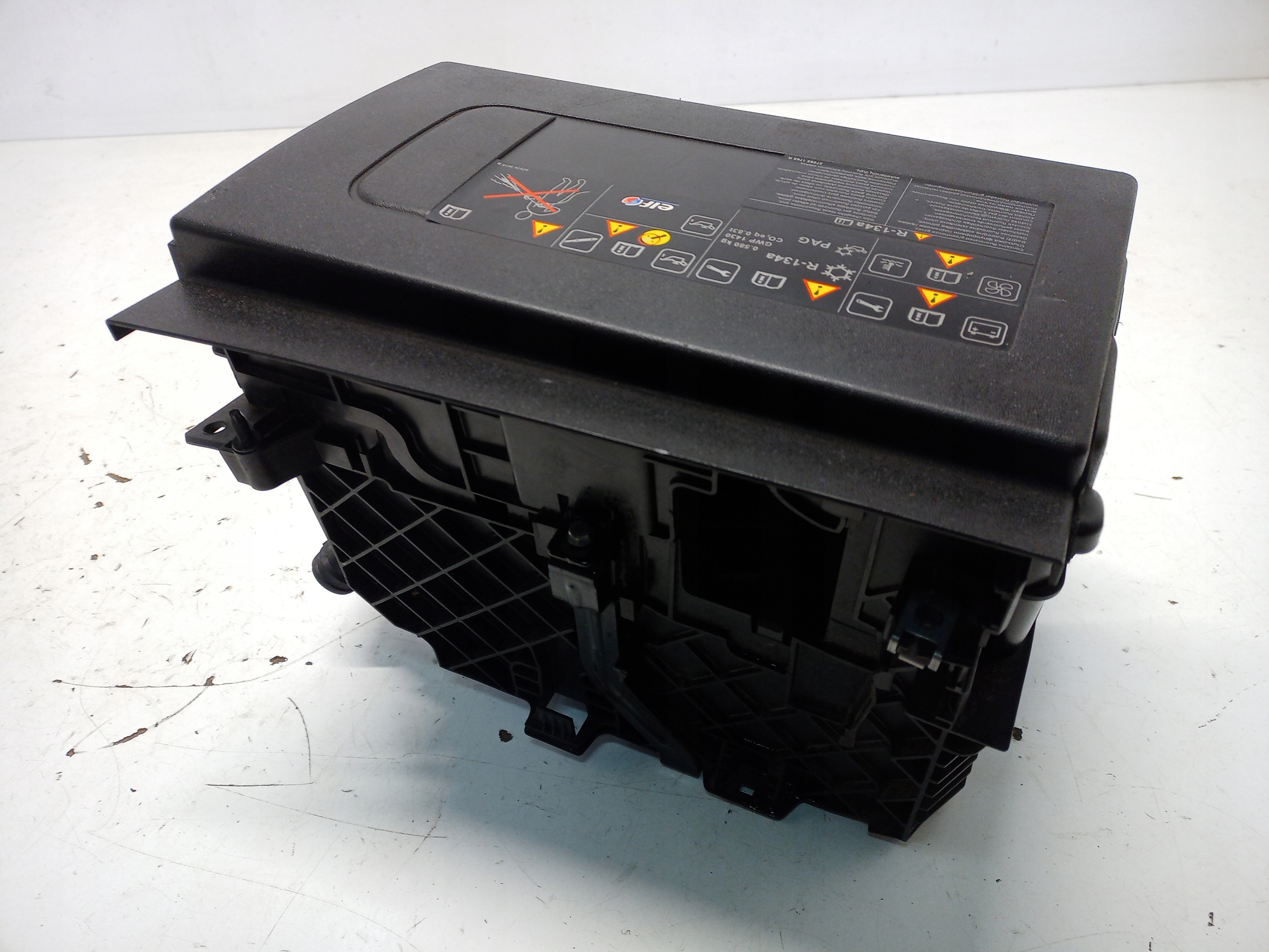 PODSTAWA AKUMULATORA TRAFIC III VIVARO B Producent części Renault OE