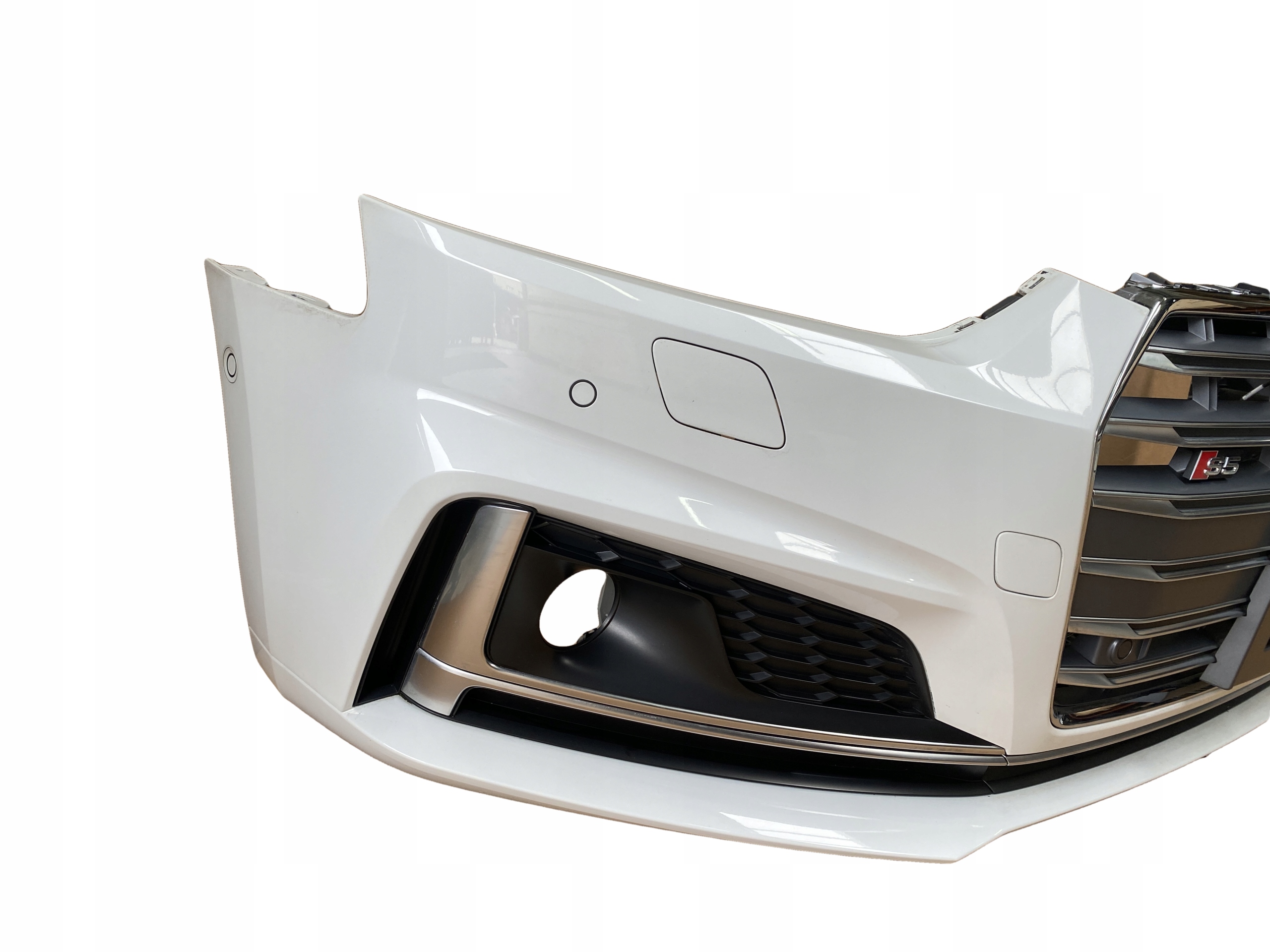 AUDI S5 8W ZDERZAK PRZOD KAMERA LS9R Numer katalogowy części 8W6807065F   QBG