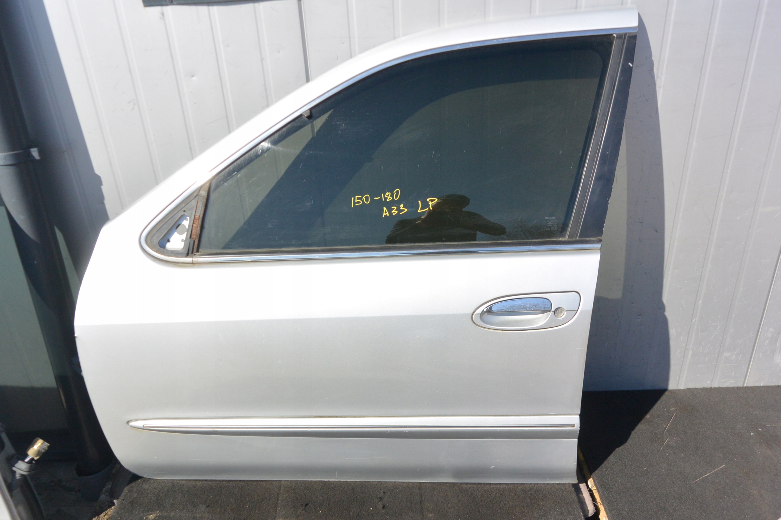 NISSAN MAXIMA A33 QX door left front 00-05