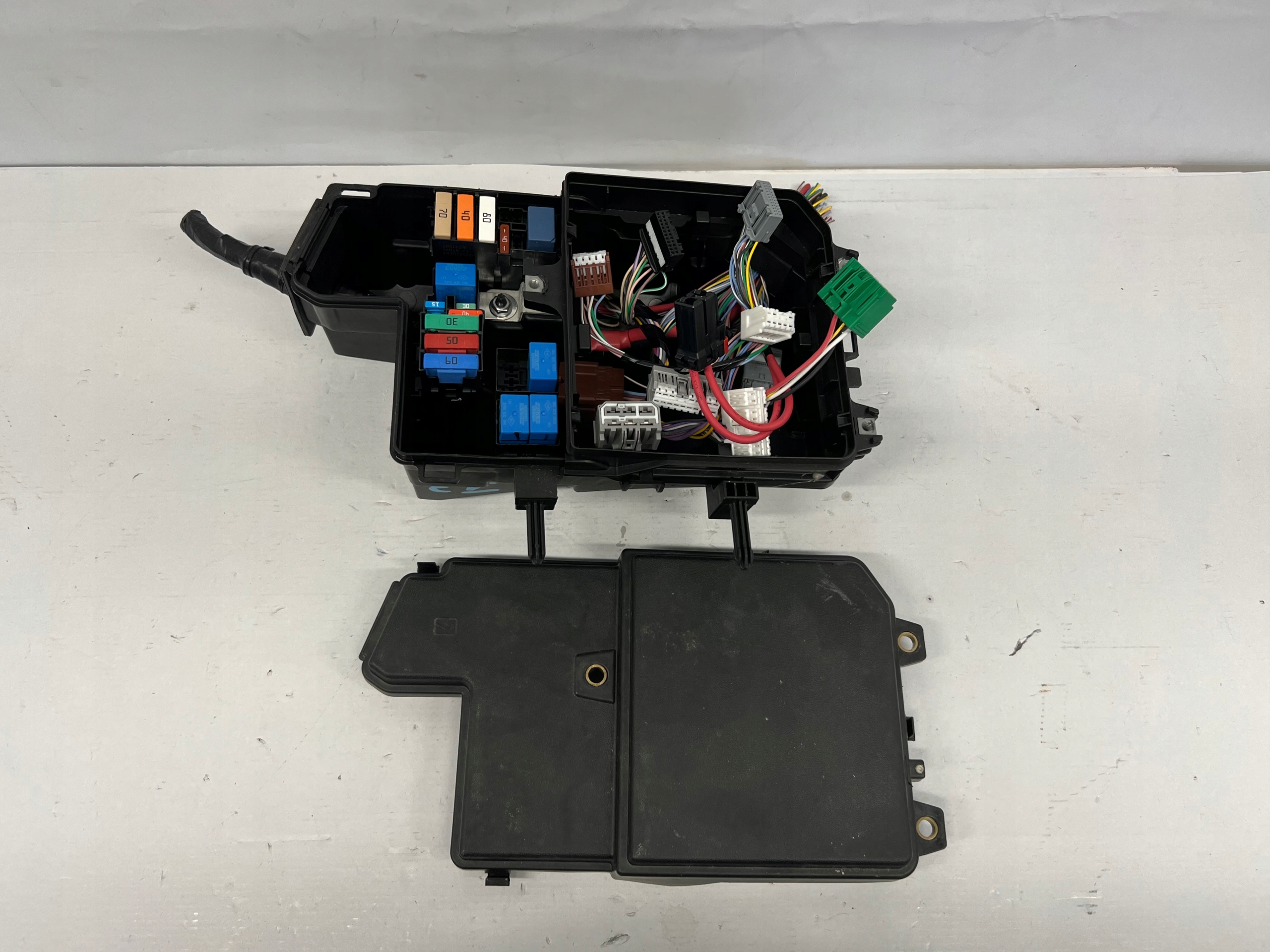 Espace V obudowa skrzynka puszka bezpieczników