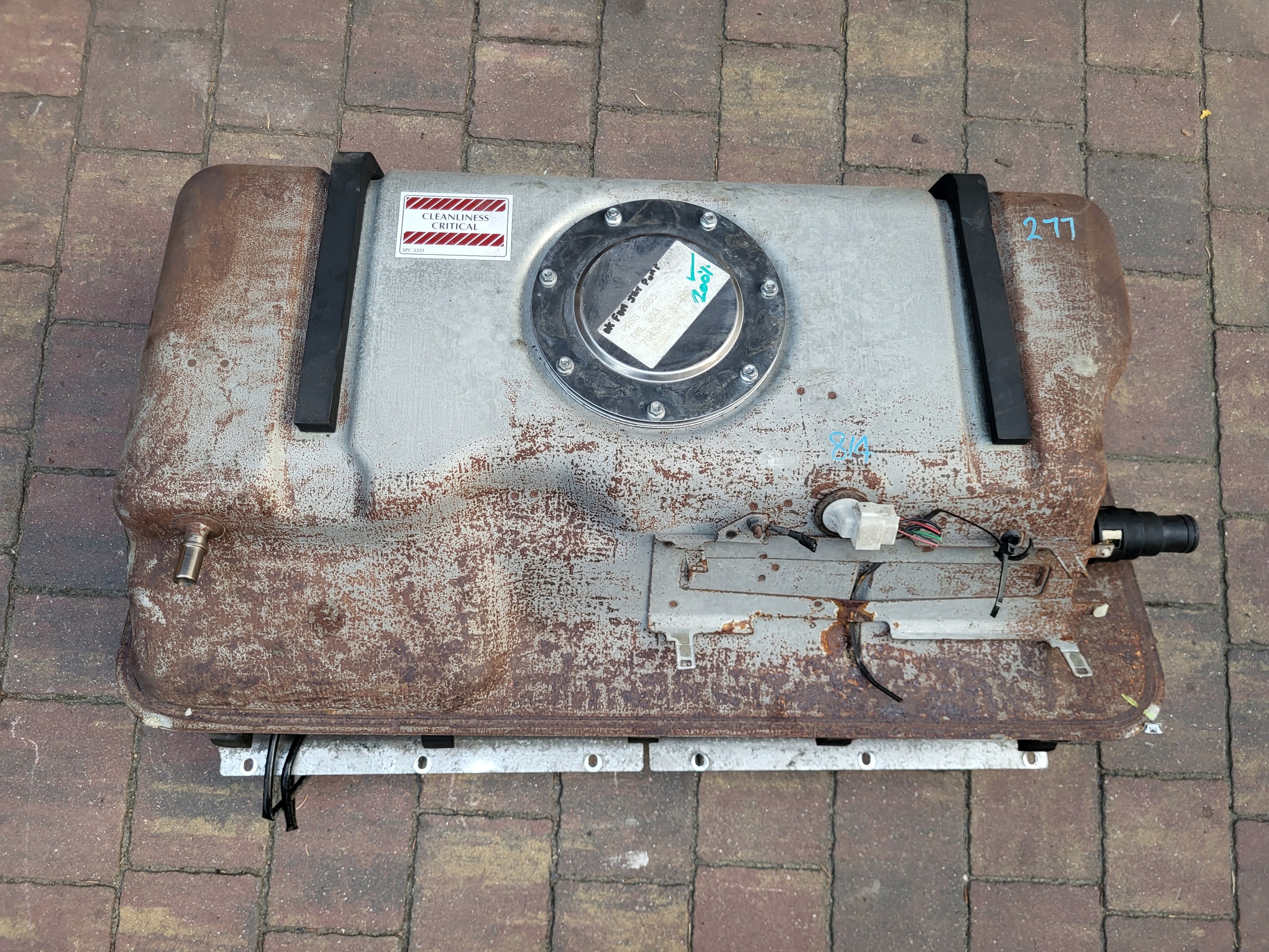 fuel tank + feed pump ASTON MARTIN DB9 6.0 V12