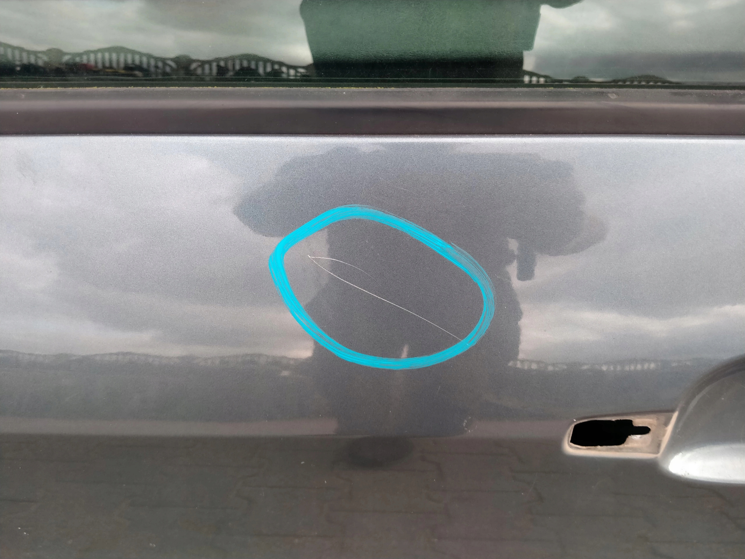 PEUGEOT 407 DRZWI LEWY przód EZWD Strona zabudowy tył - prawa