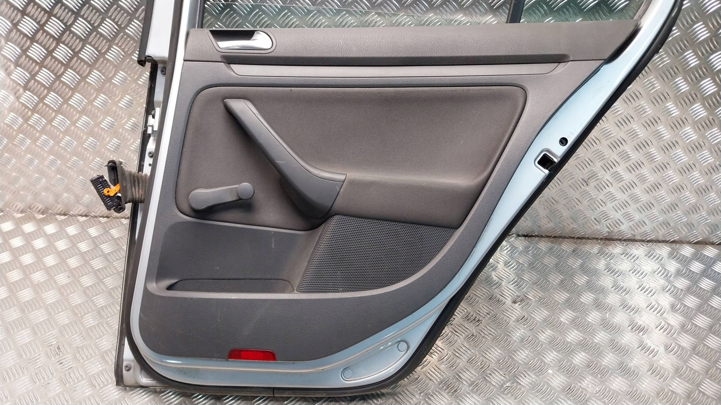Portière Arrière Droit VW GOLF V HATCHBACK 03