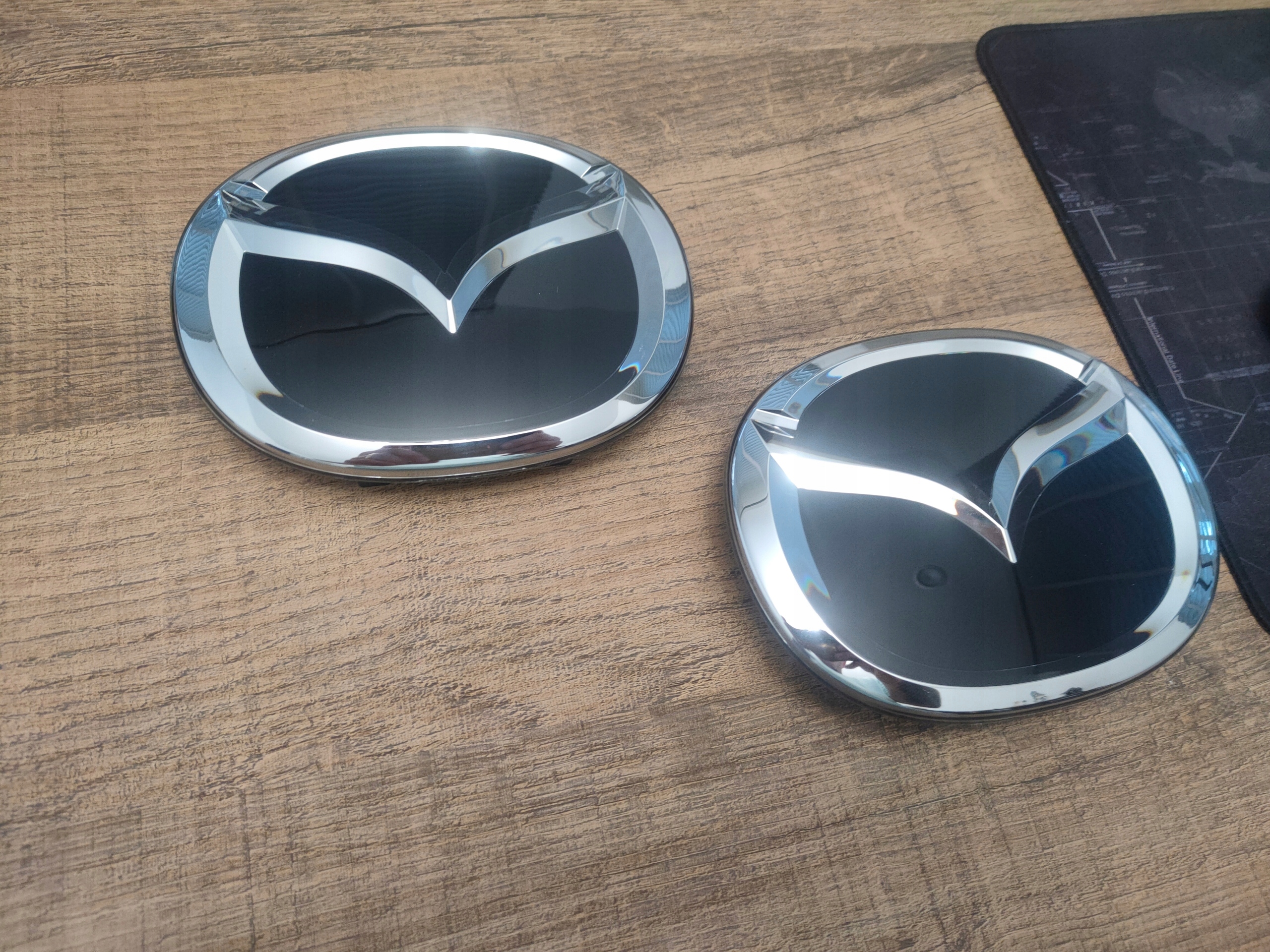 znaczek pod radar Mazda CX60 CX30 KBB3-507Z0 LOGO EMBLEMAT NOWY ORYGINAŁ