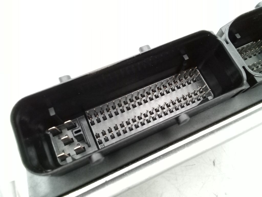 Audi A6 C5 2.4 V6 computer control unit of the engine 3B0907552AP