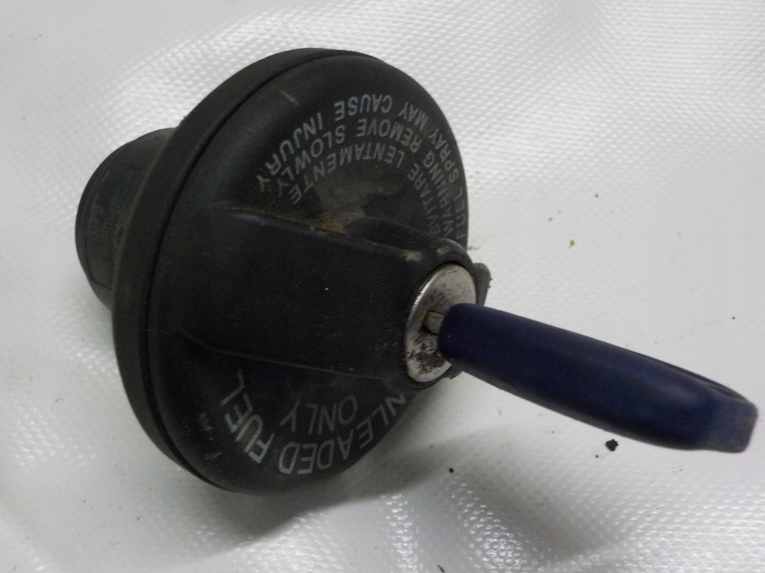 FIAT PUNTO II KOREK WLEWU PALIWA