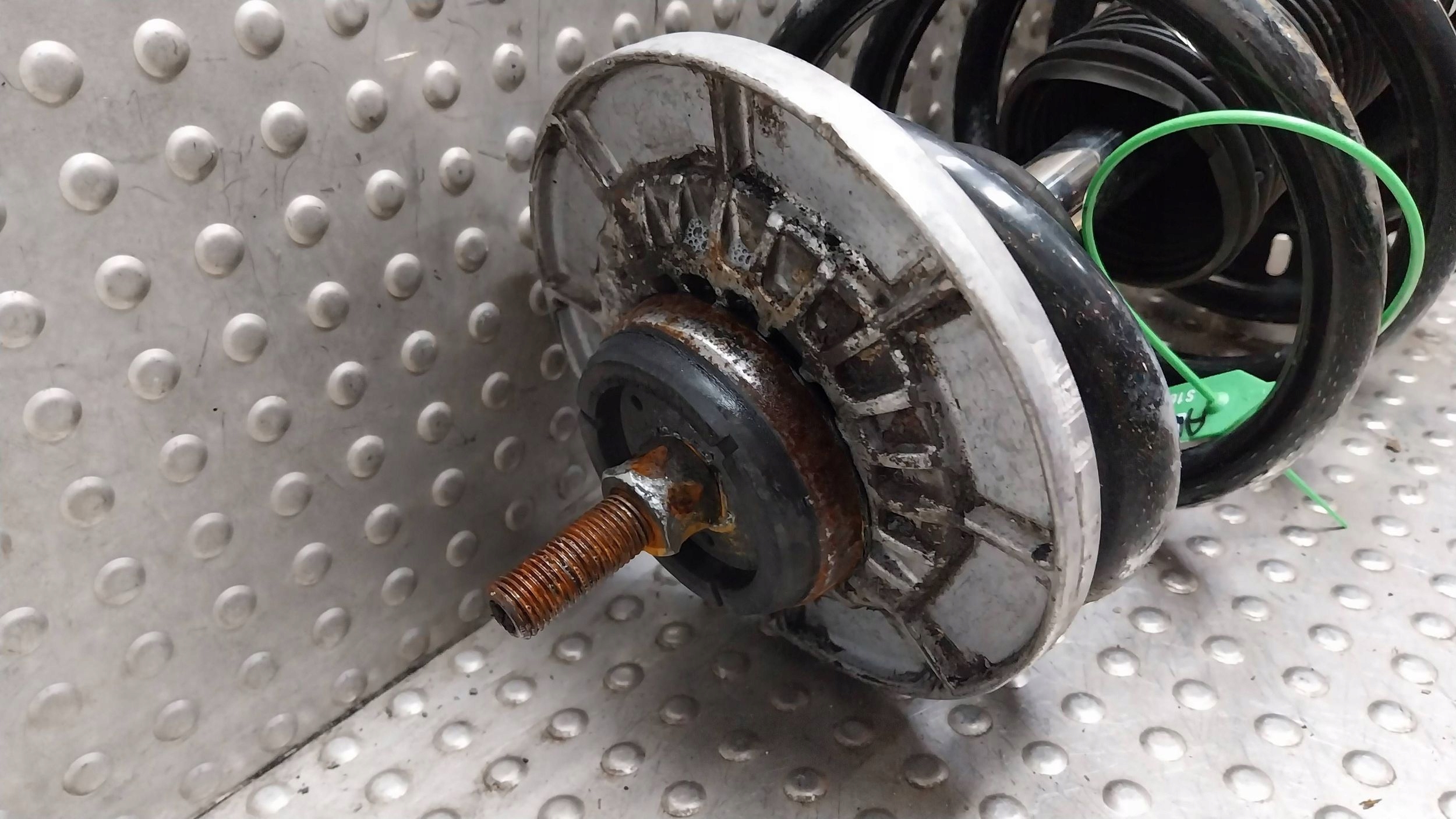 shock absorber left front 7H0413031N VW TRANSPORTER T5