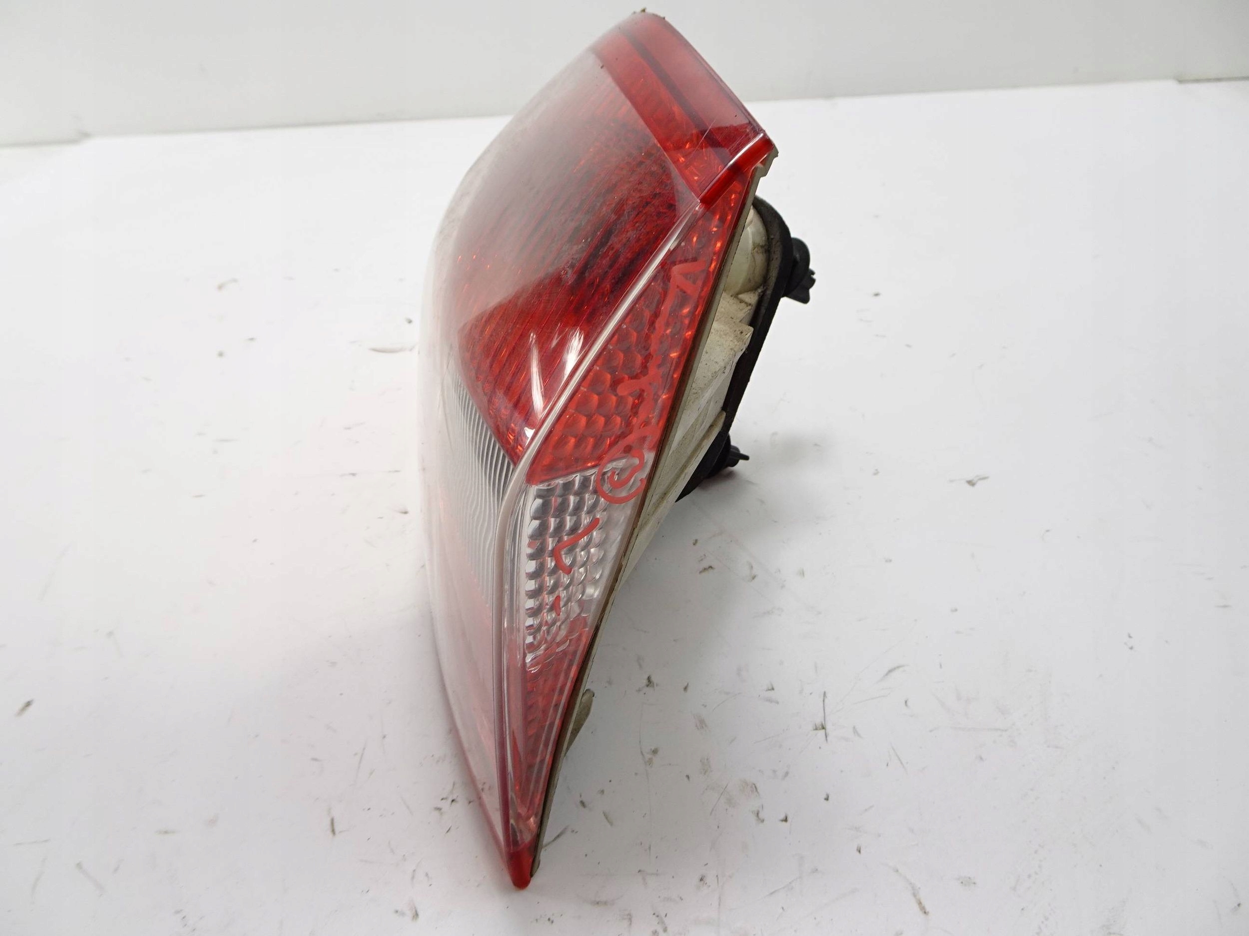 Lampa LEWY tył Ford Kuga MK1 Strona zabudowy lewa