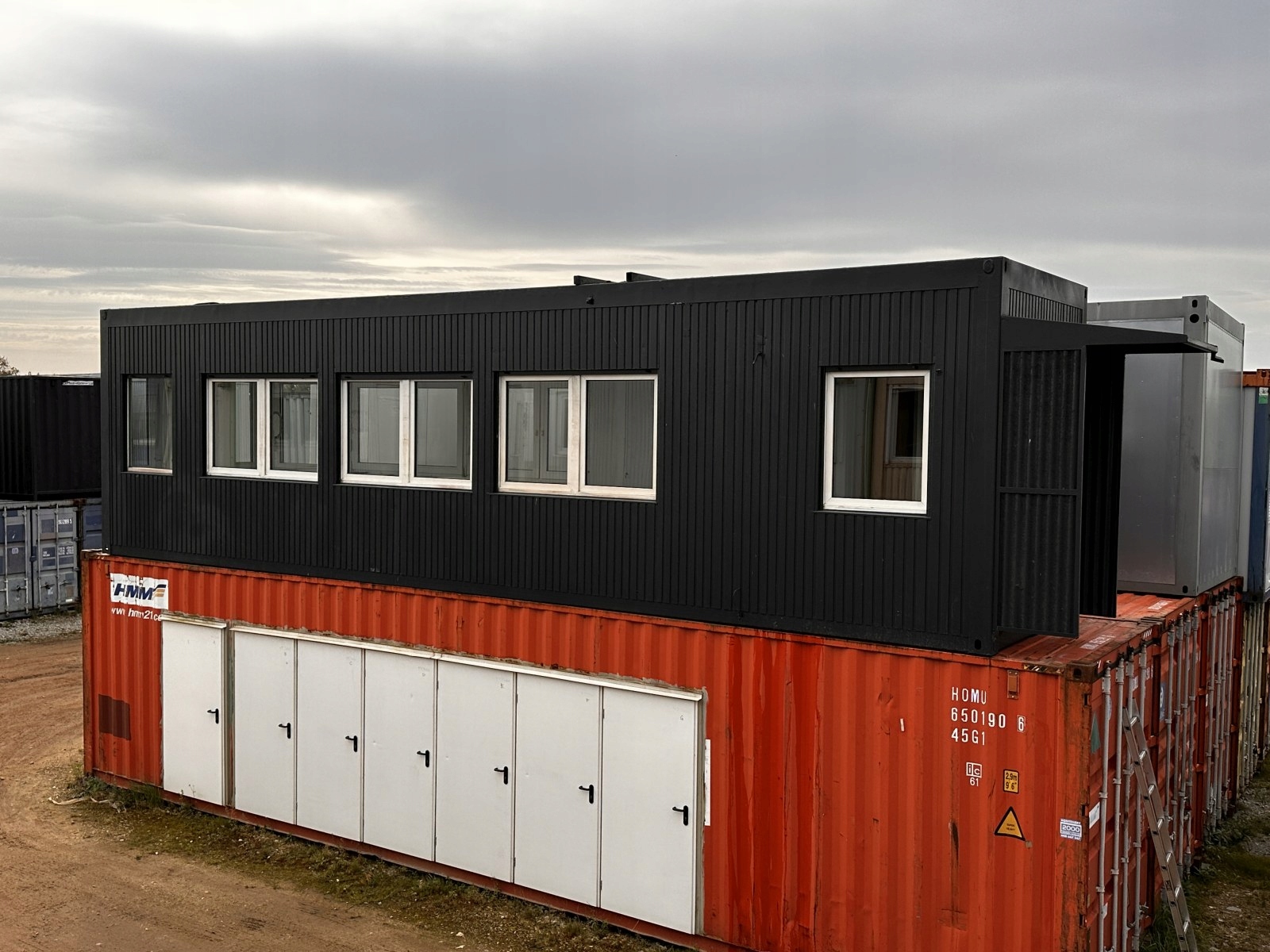 KONTENER KASOWY KLIMATYZACJA / TOALETA WC Długość 11 m