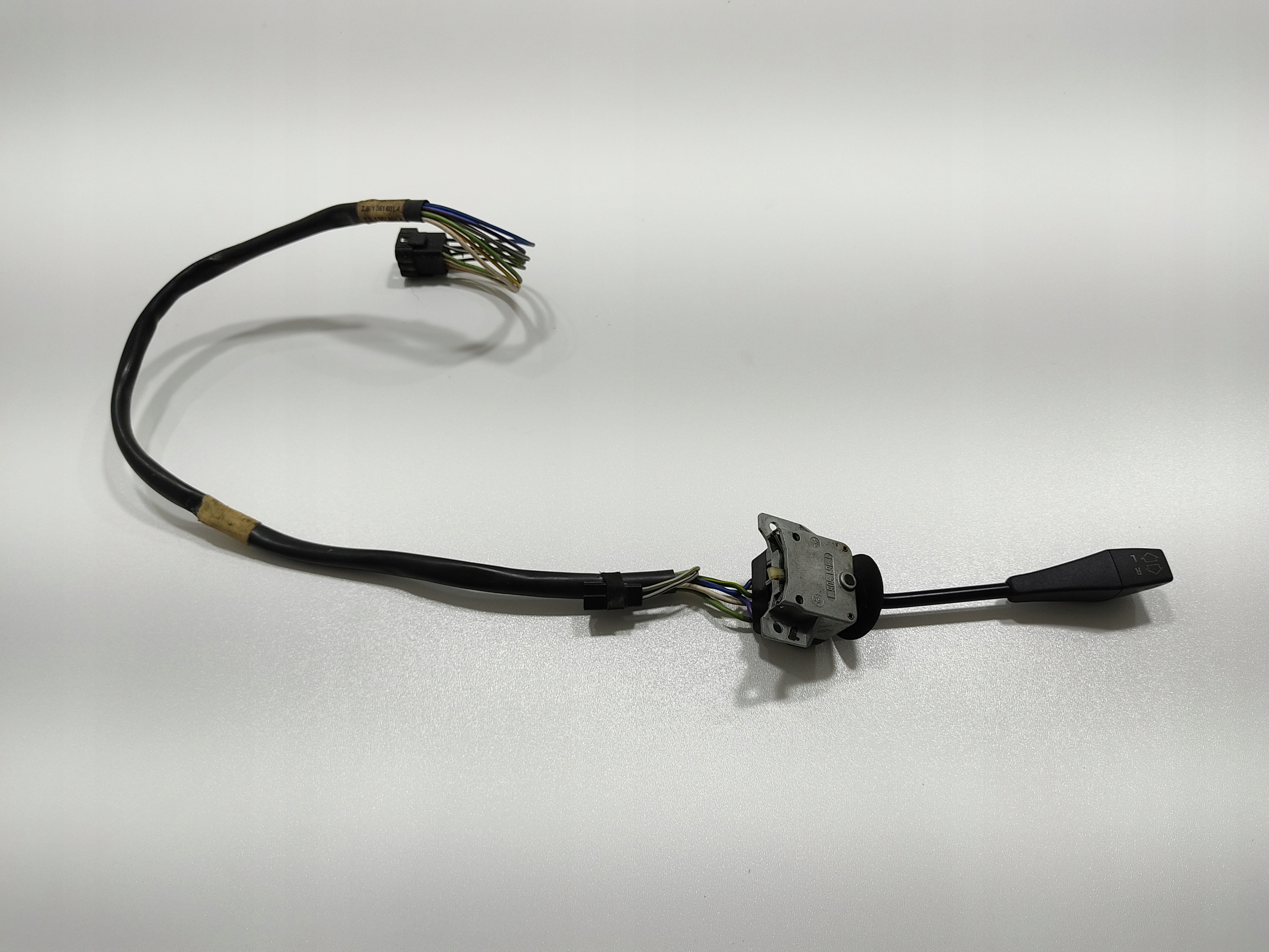 BOUTON MANETKA INDICATEURS DE DIRECTION BMW 7 E23 13615061 1977-1986