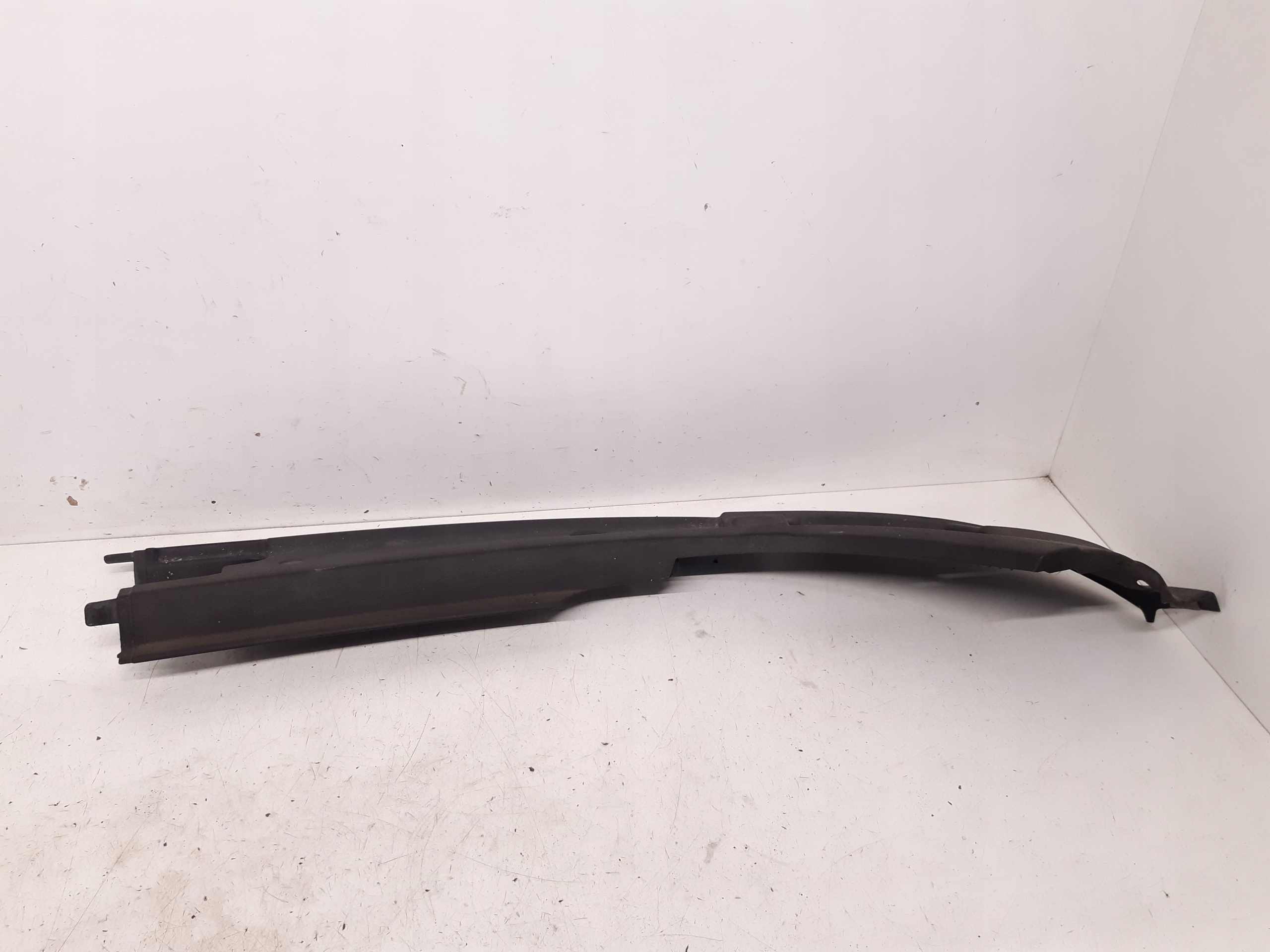 kryt stěny předního 8N0860442E Audi TT 8N