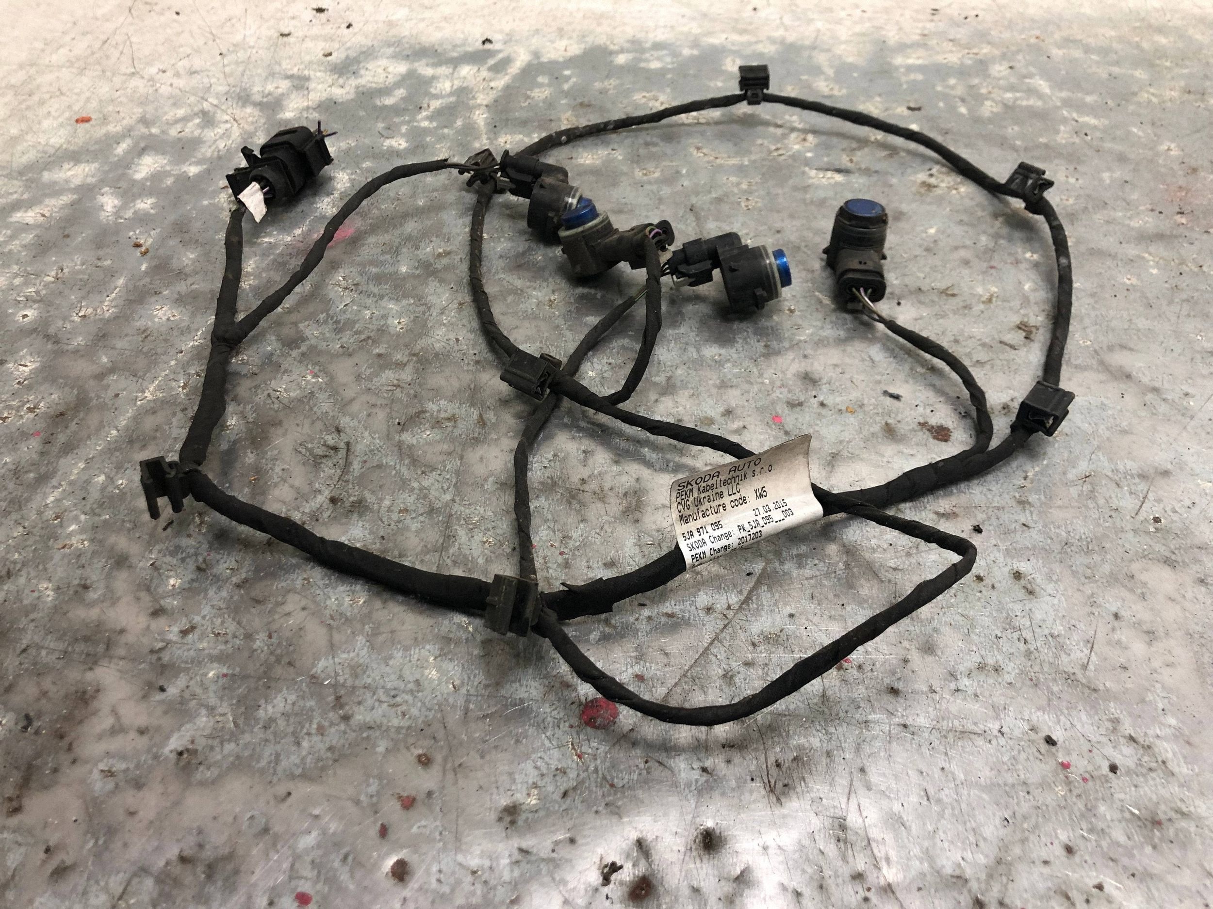 bundle PDC front SKODA RAPID LIFT 5JA971095 5Q0919275C