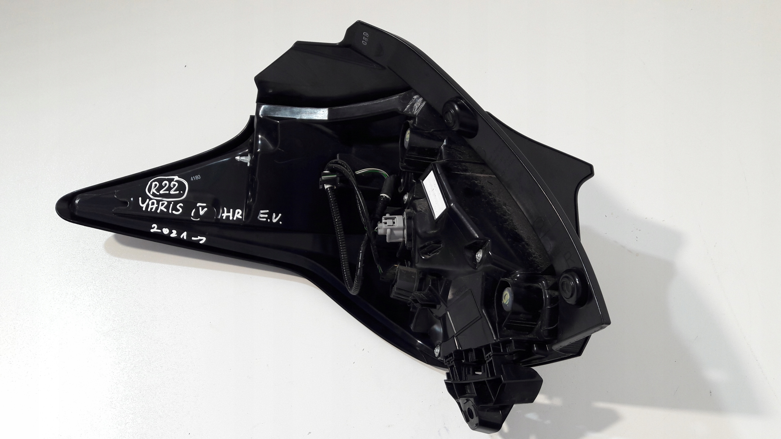 TOYOTA YARIS IV light rear right KO-11(R22)