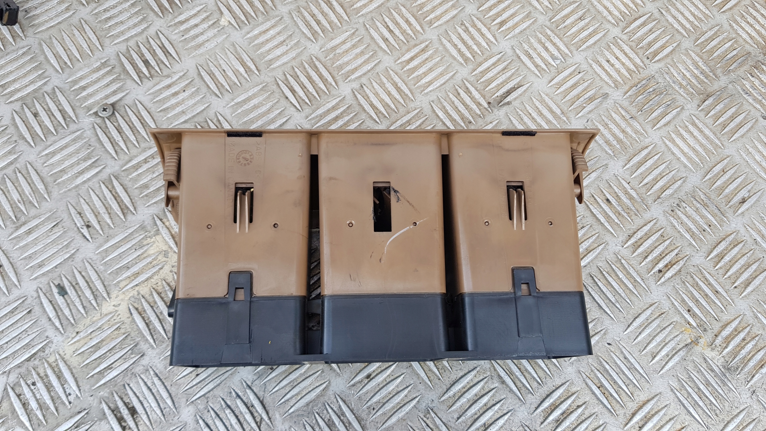 MERCEDES W163 ML grid central a1638300054