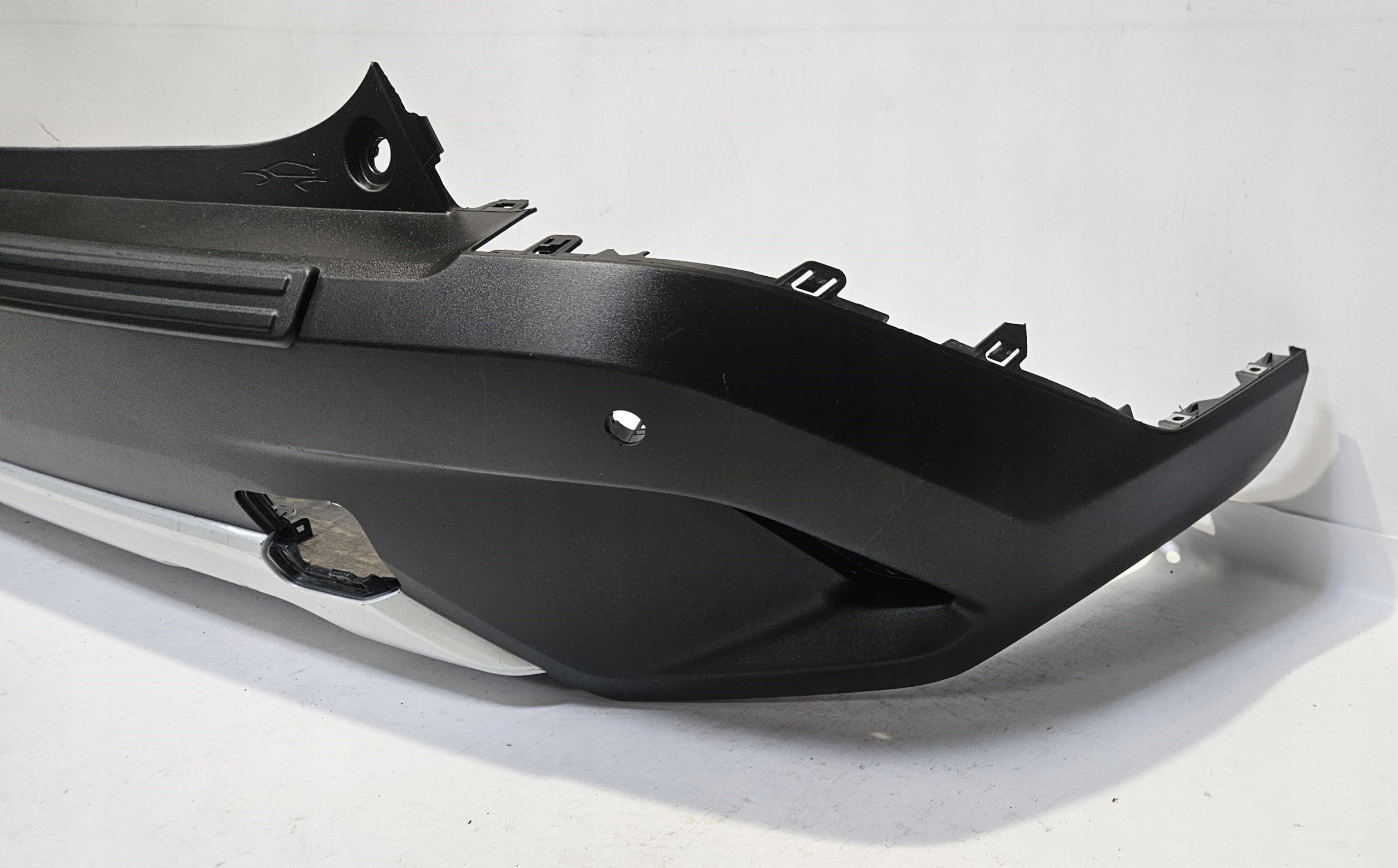 bumper rear TOYOTA COROLLA CROSS 20- PDC