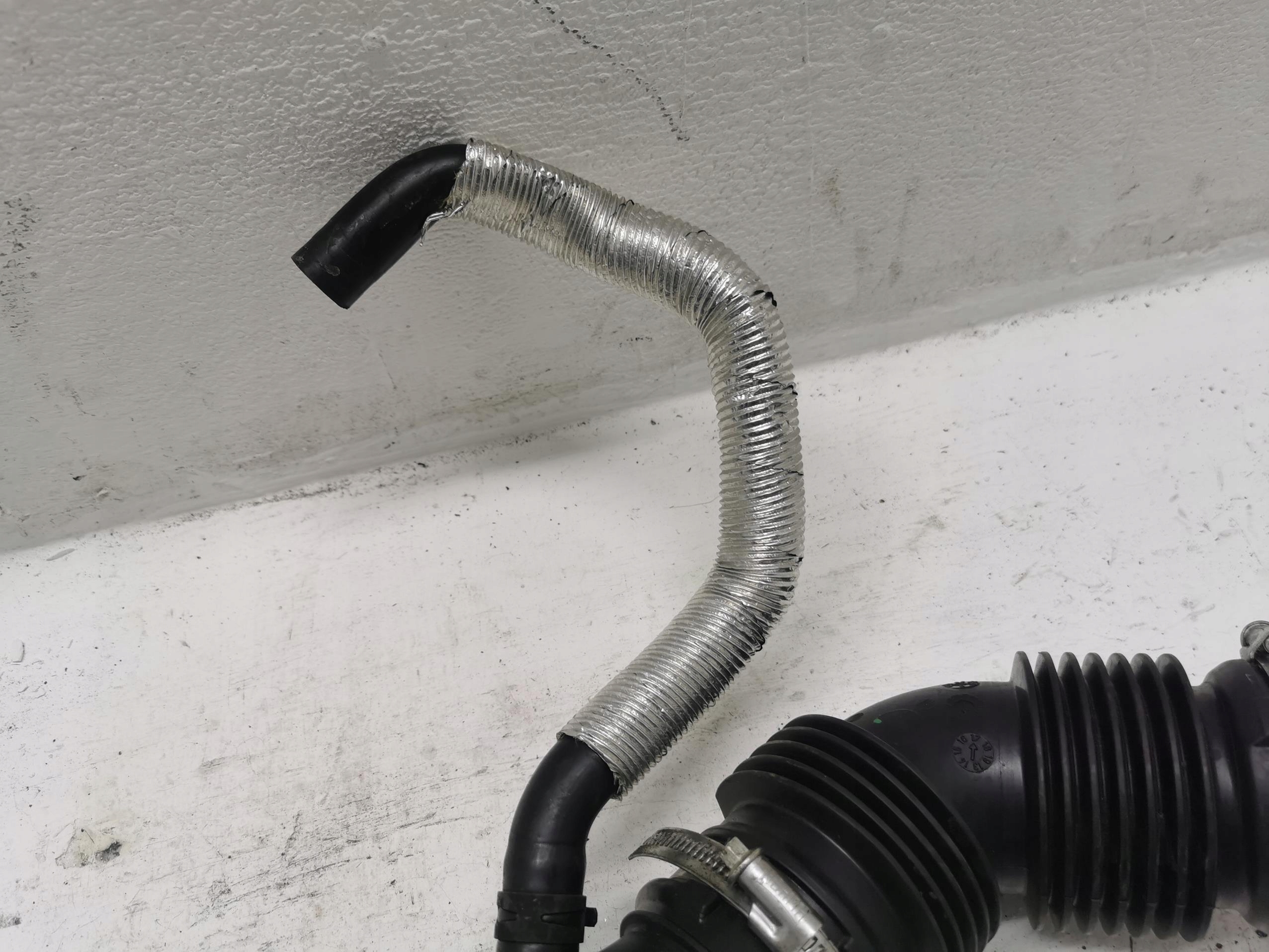 pipe air hose RENAULT MEGANE IV 144601079R