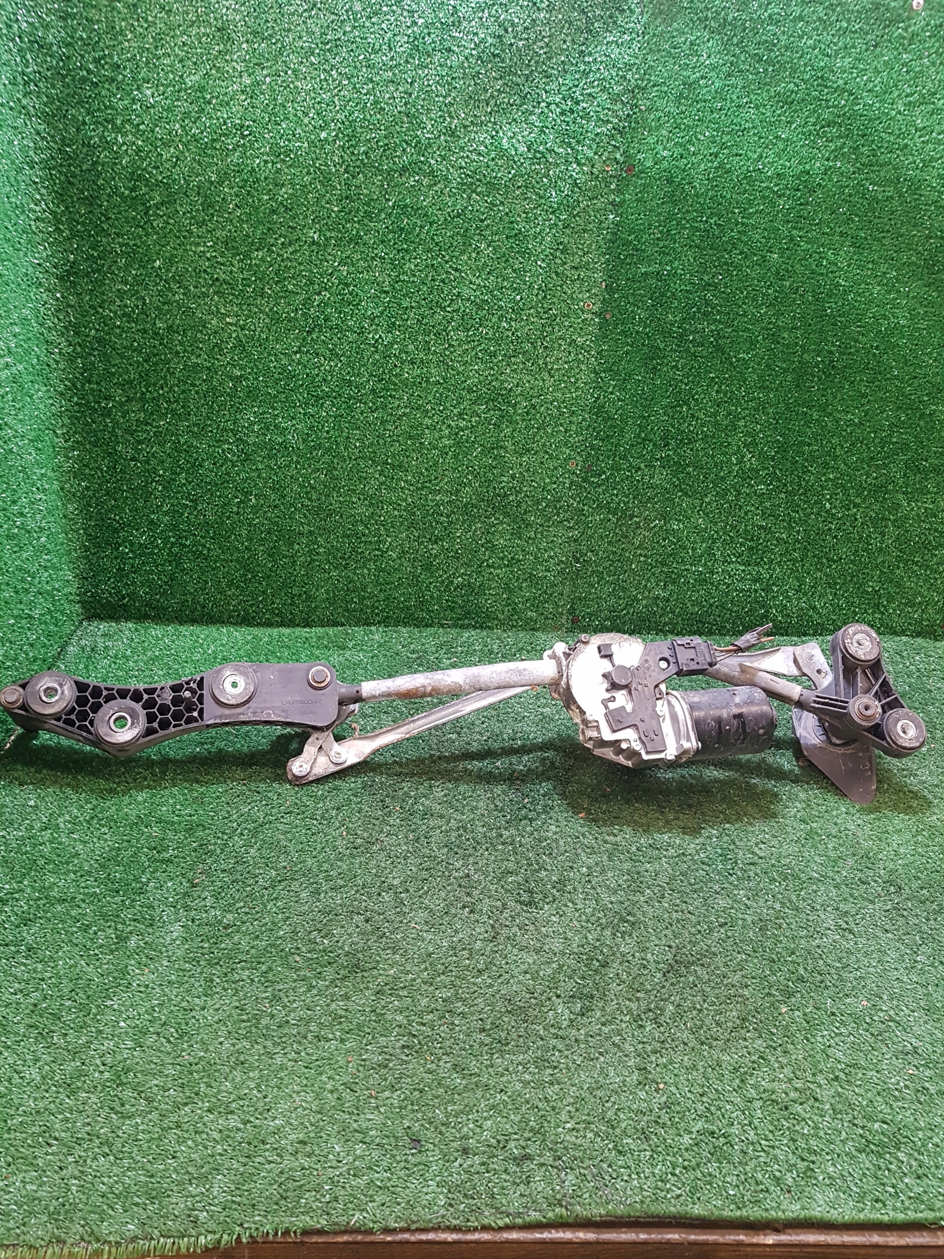 wiper mechanism front BMW E60