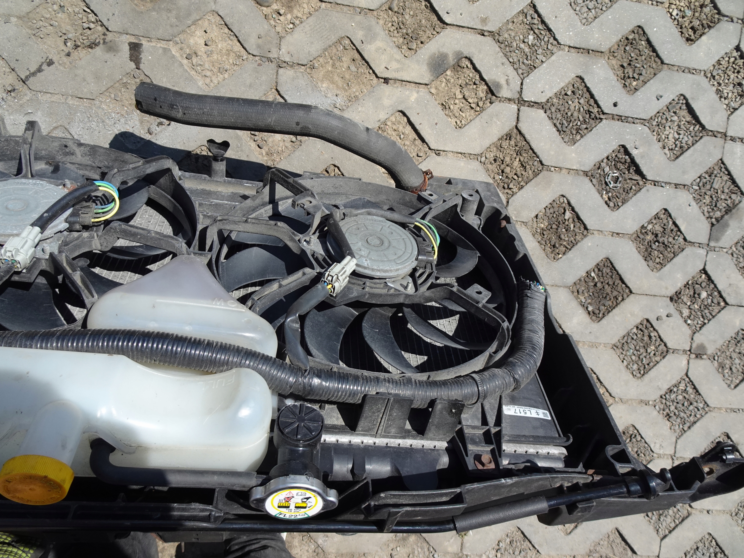 mazda 6 GH 2.2 передняя панель радиатора (телевизор)