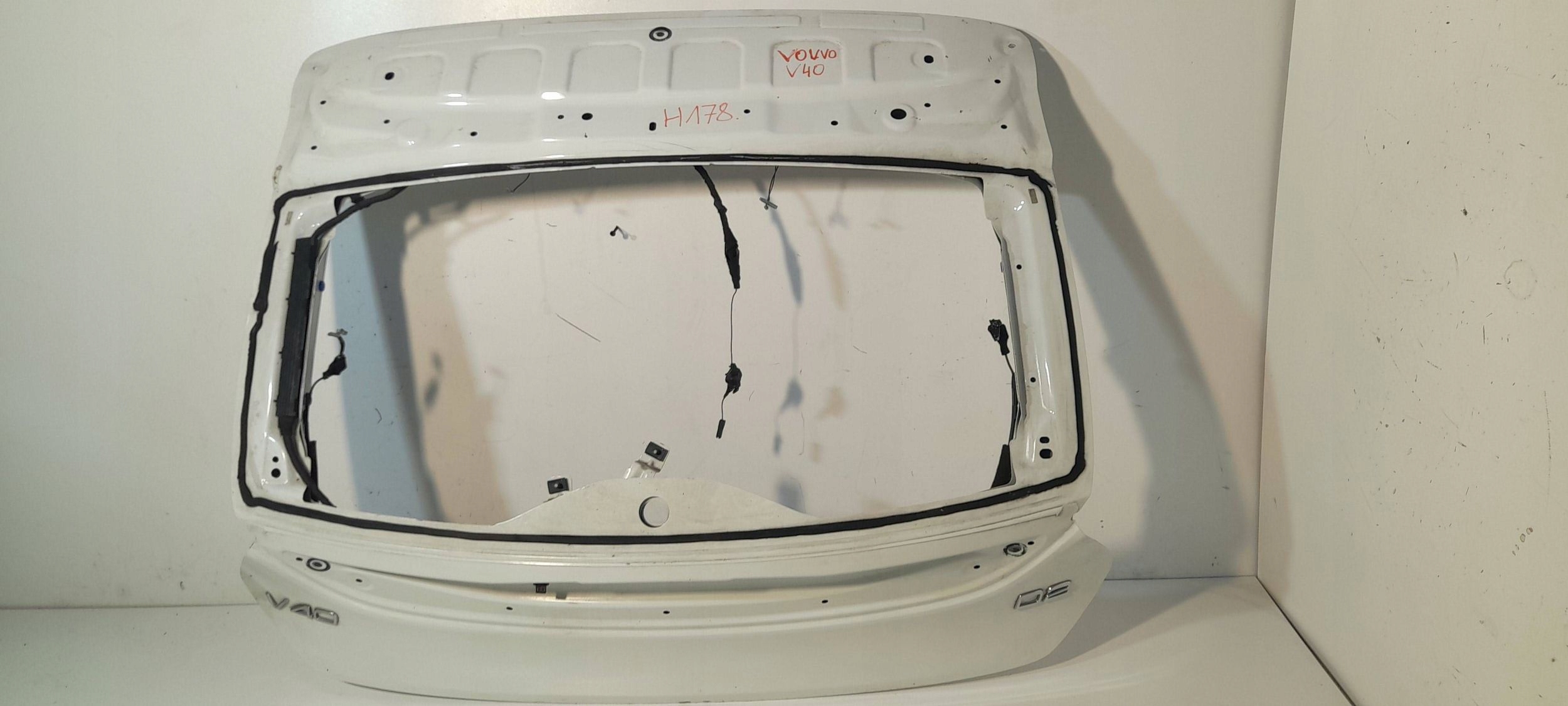 Volvo V40 rear trunk door boot (H178)