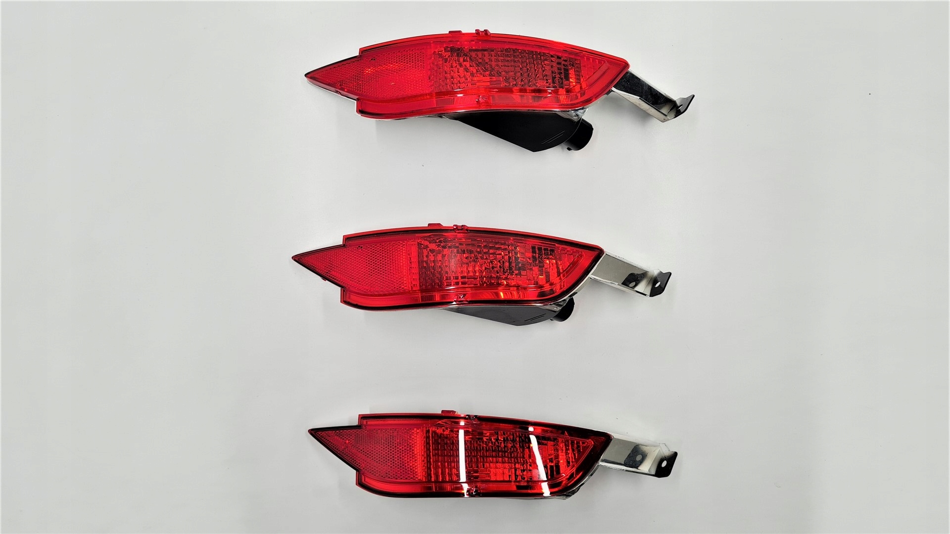 LAMPA TYLNA PRZECIWMGIELNA FORD FIESTA MK7 C-MAX