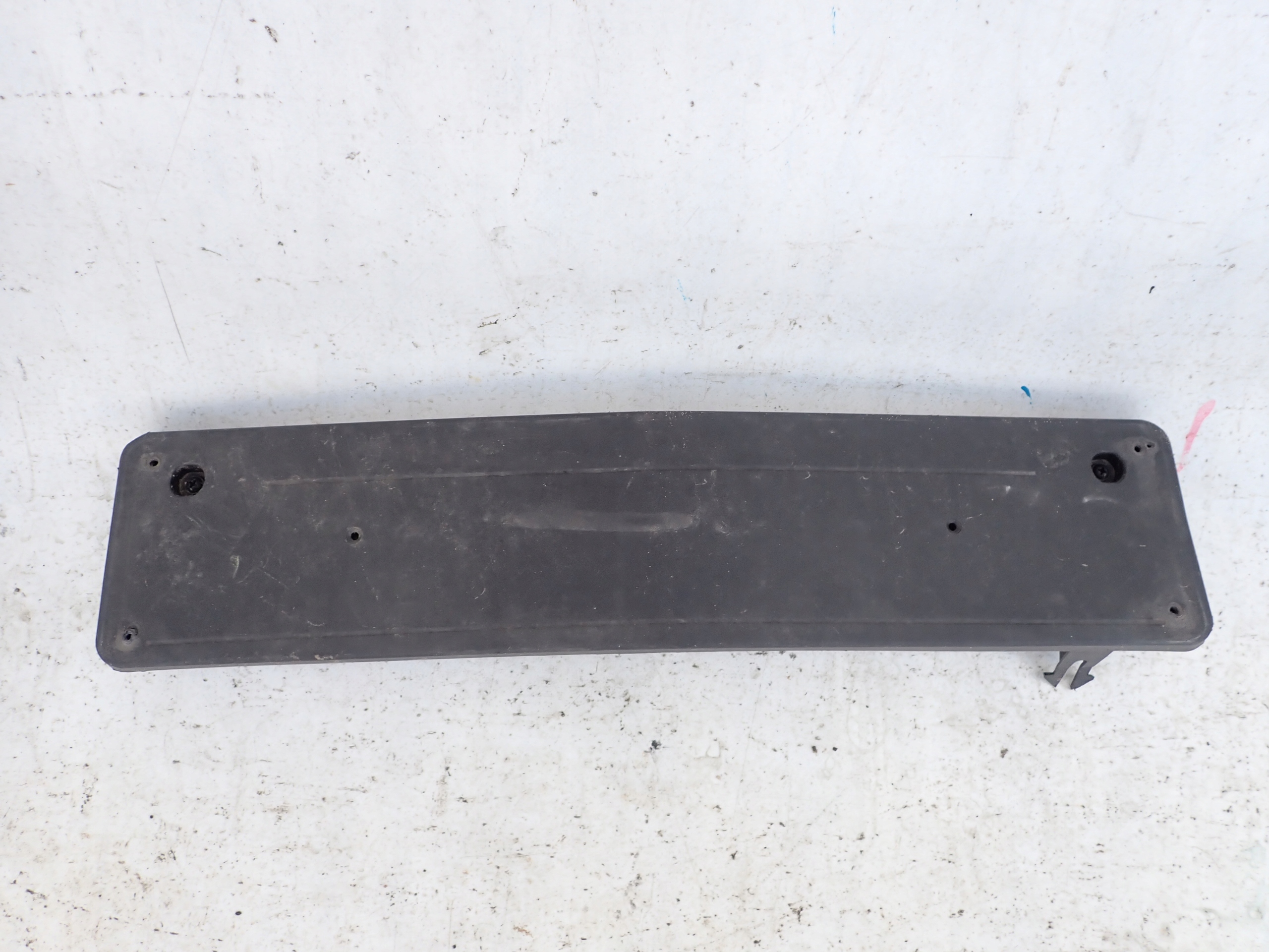 MERCEDES W205 AMG 14- holder below TABLICE registration