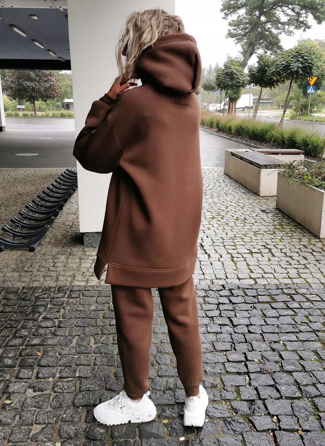 S030 CZEKOLADA CIEPLUTKI Z DŁUGĄ BLUZĄ OVERSIZE S Marka SyntheticWear