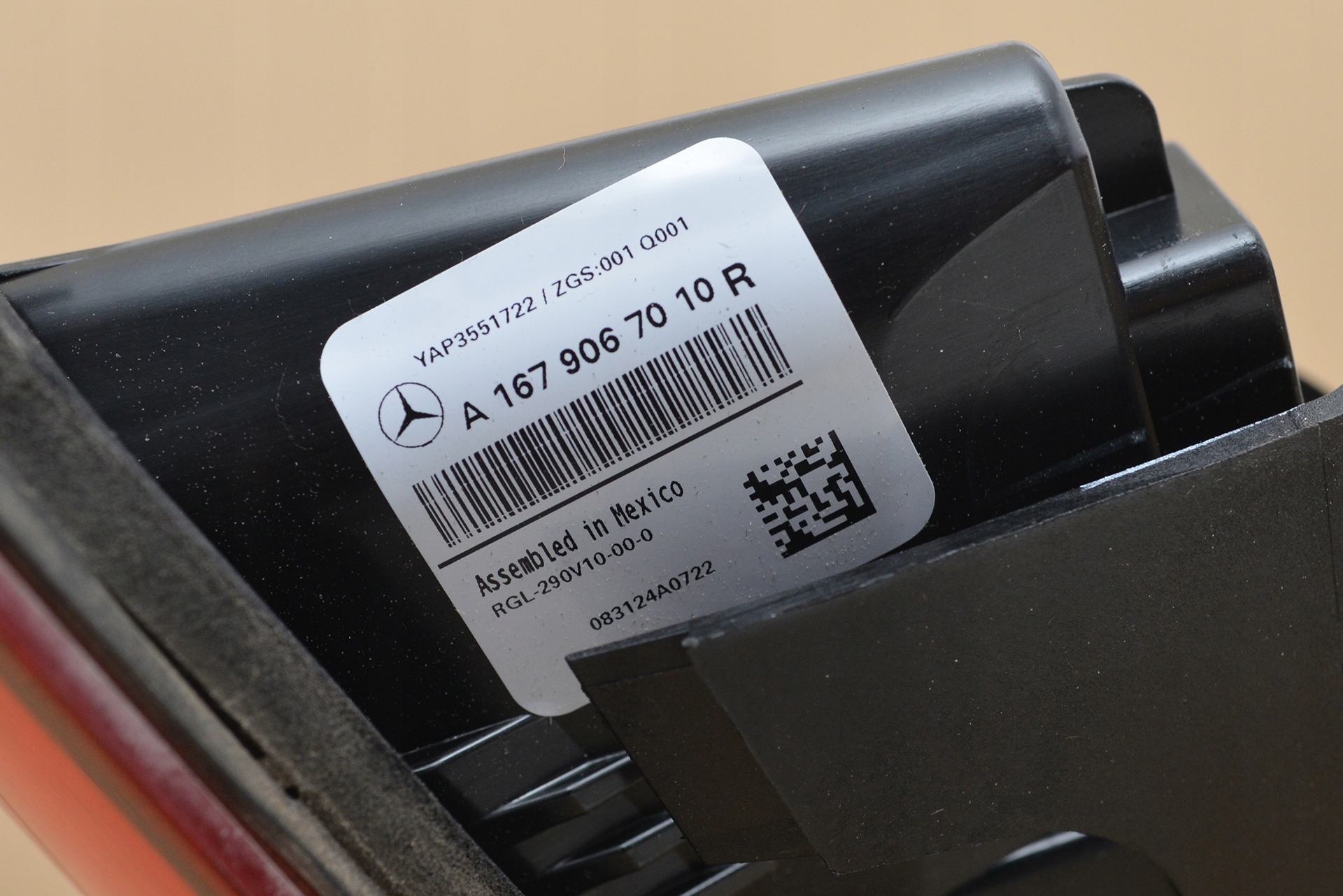 правый фонарь led в крышке MERCEDES GLE V167 W167 A167 РЕСТАЙЛИНГ A1679067010