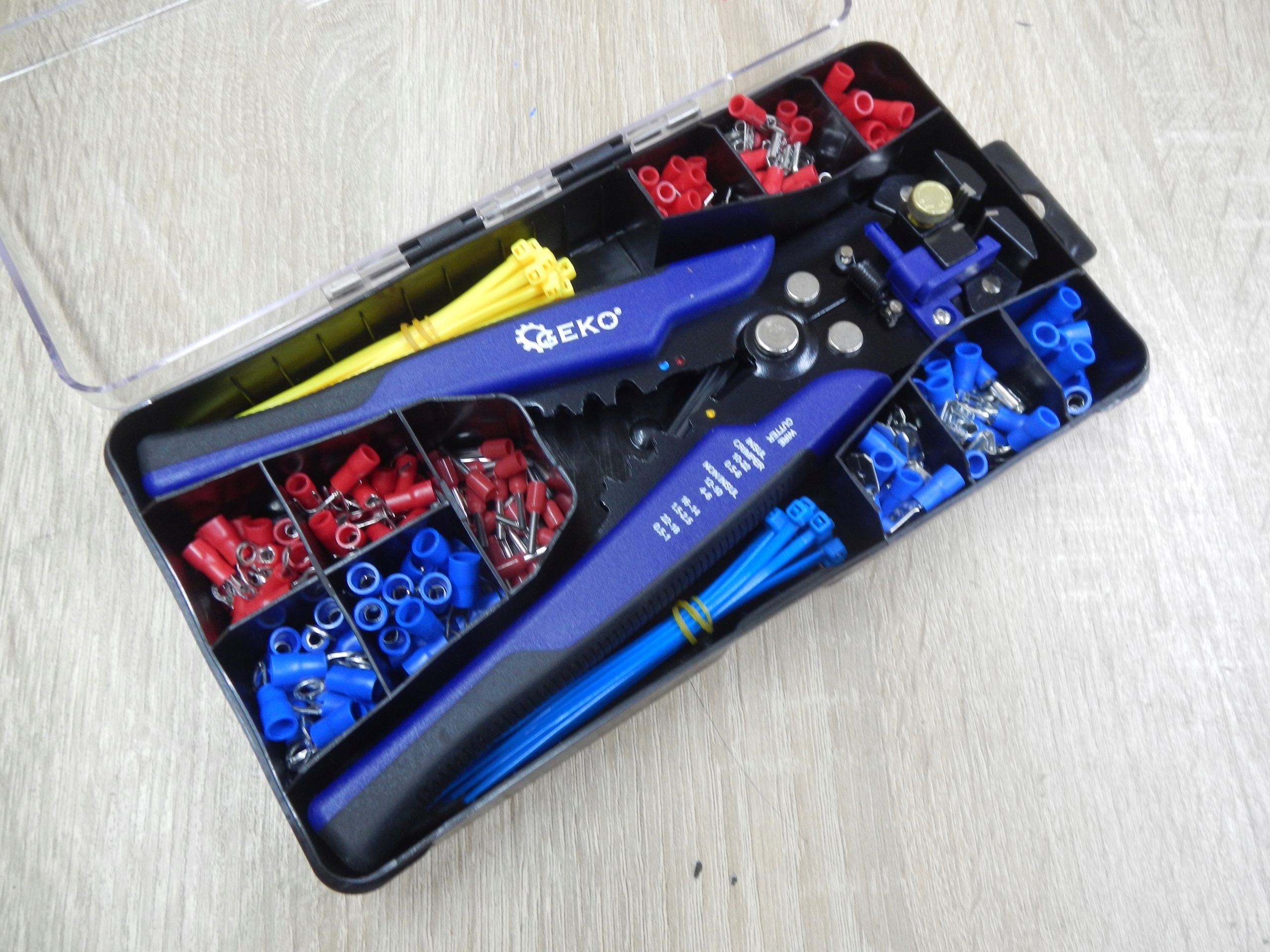 Ściągacz izolacji wielofunkcyjny +Konektory Opaski Stan opakowania oryginalne