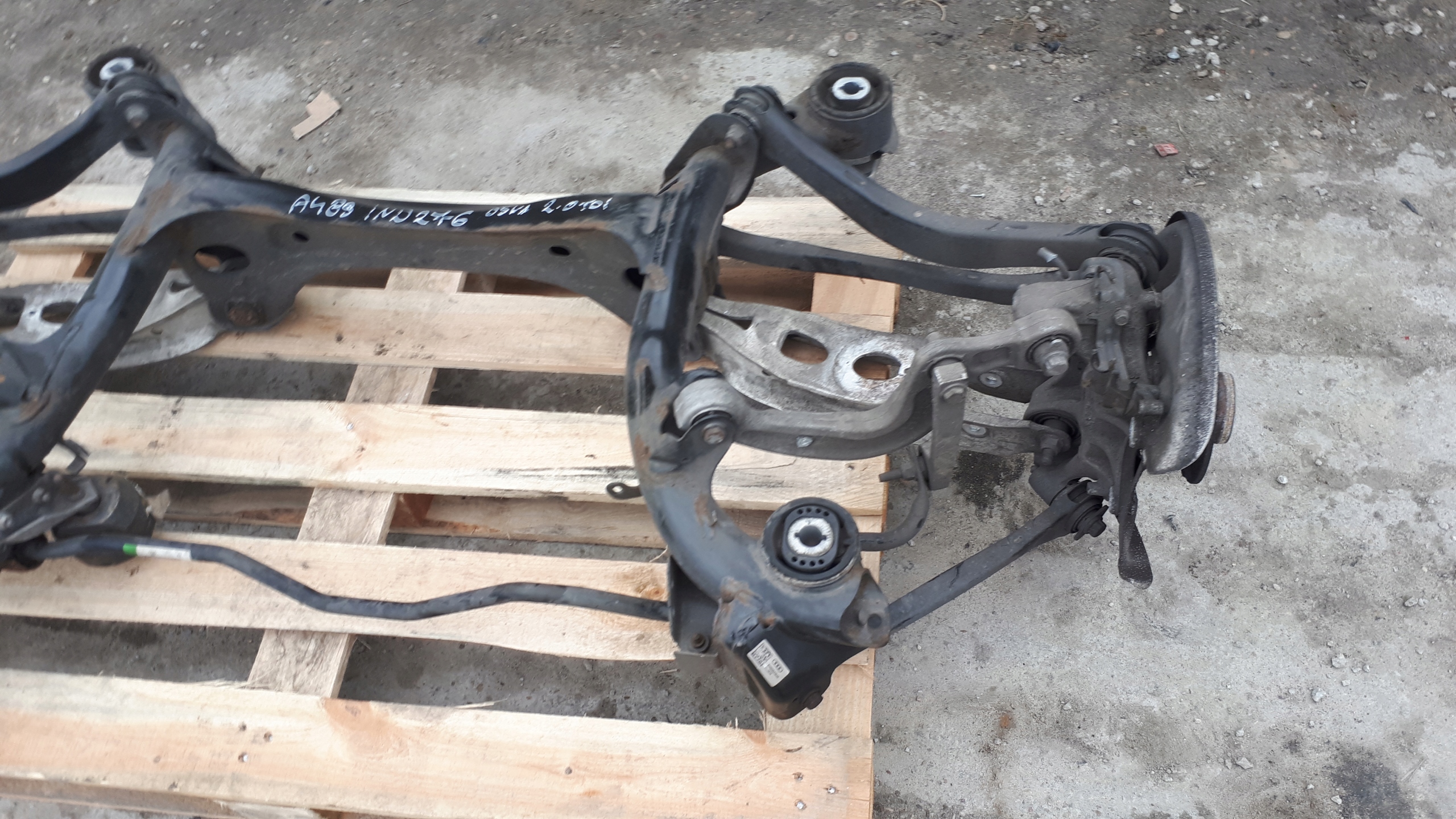 A4 B9 8W sider sususpension rear. axle beam A5 8W
