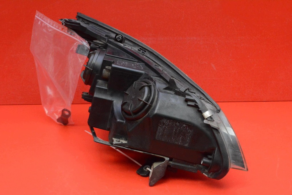 REFLEKTOR left light front EU 158721-00 BMW E60 E61 03-07