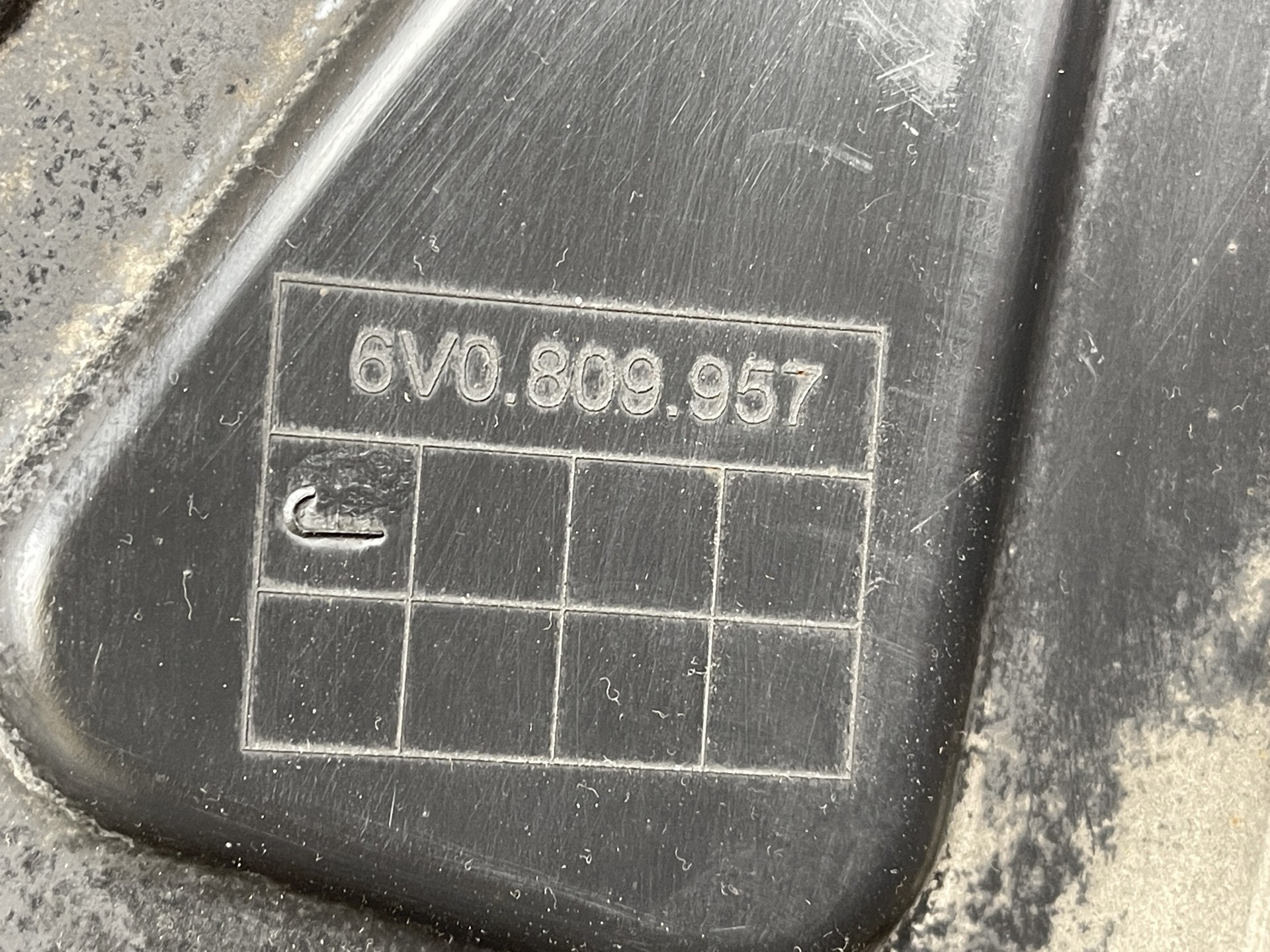 D132 SKODA FABIA III 6V 2014-2021 mudguard front front left 6V0809961B