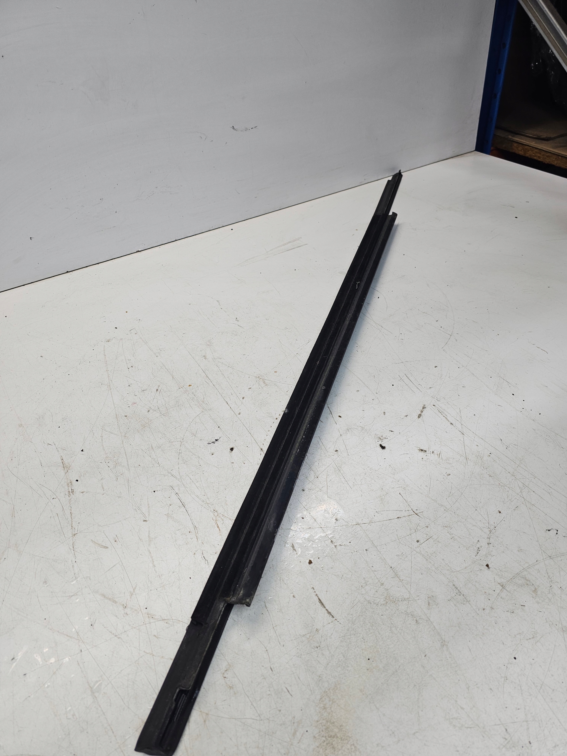 moulding door MAT AUDI A4 B8 left front 8K0837477F