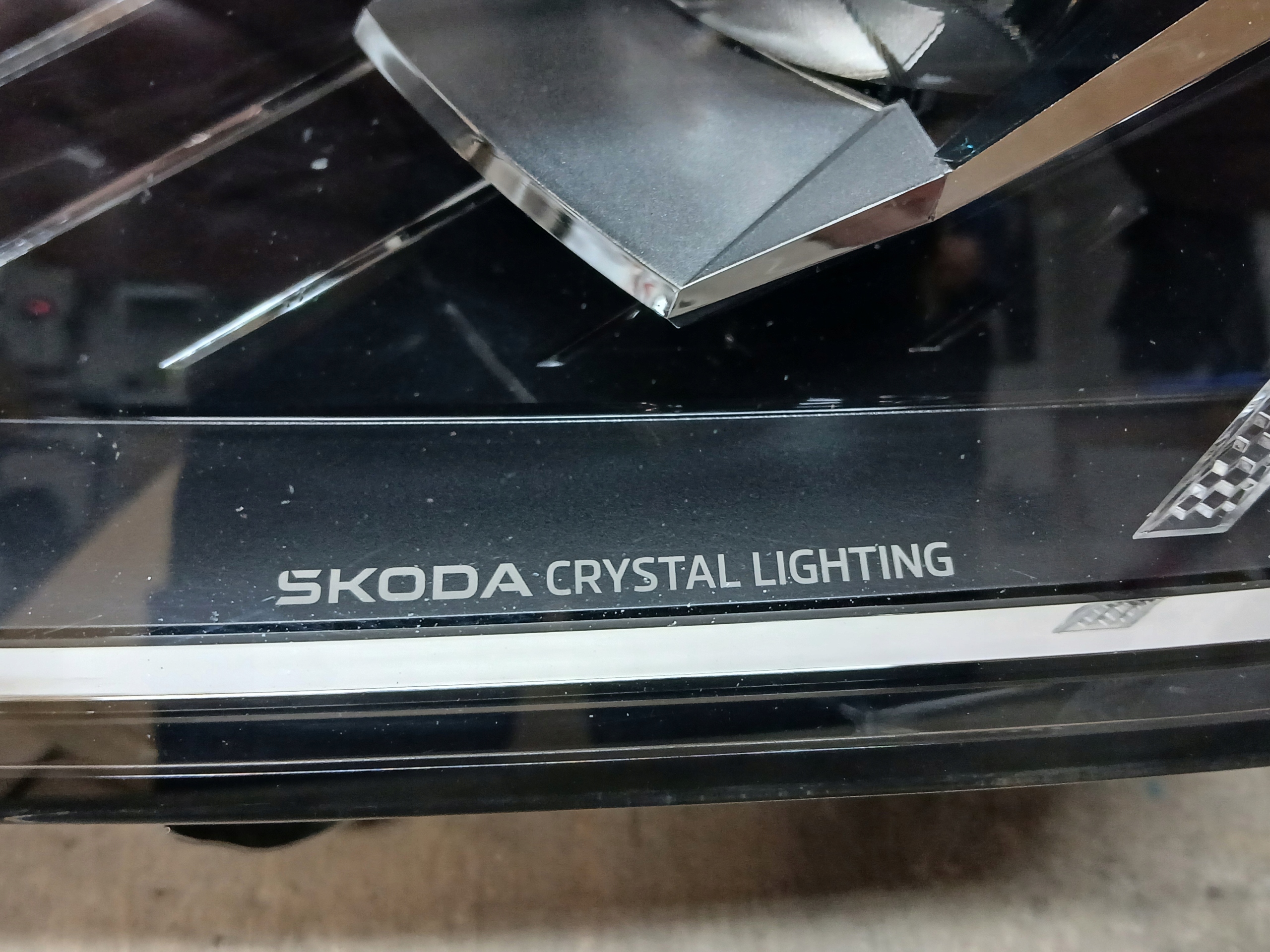 light front left SKODA OCTAVIA IV 4 LIFT FULL LED 5E4941035