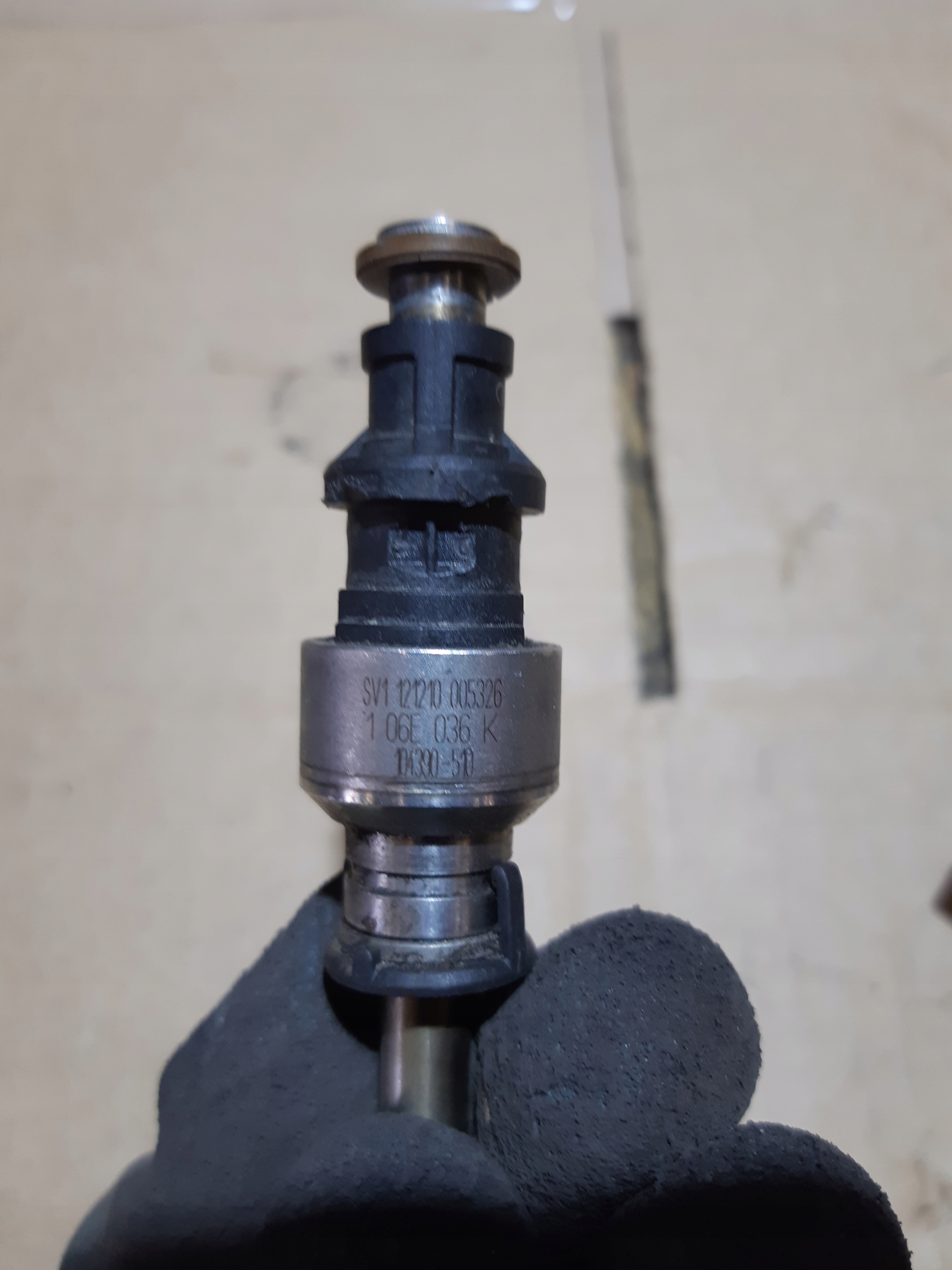 AUDI Q7 4L 3.0 TFSI injector nozzle 106E036K