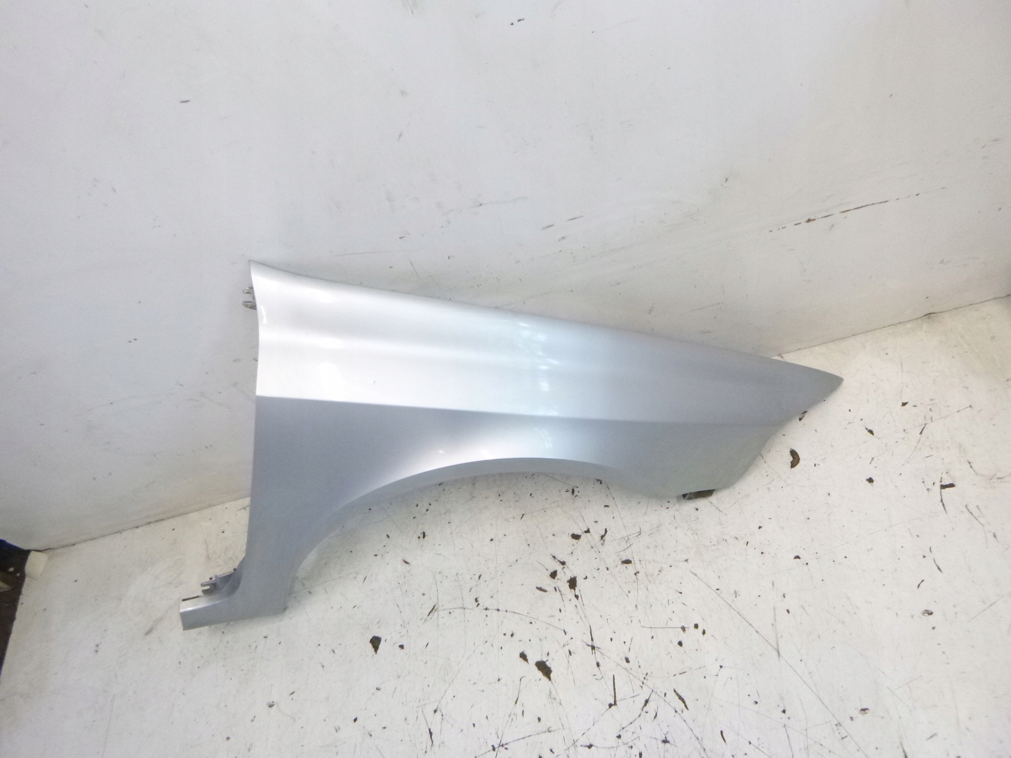 PARAFANGO DESTRA RENAULT LAGUNA II TEB64 2004R.