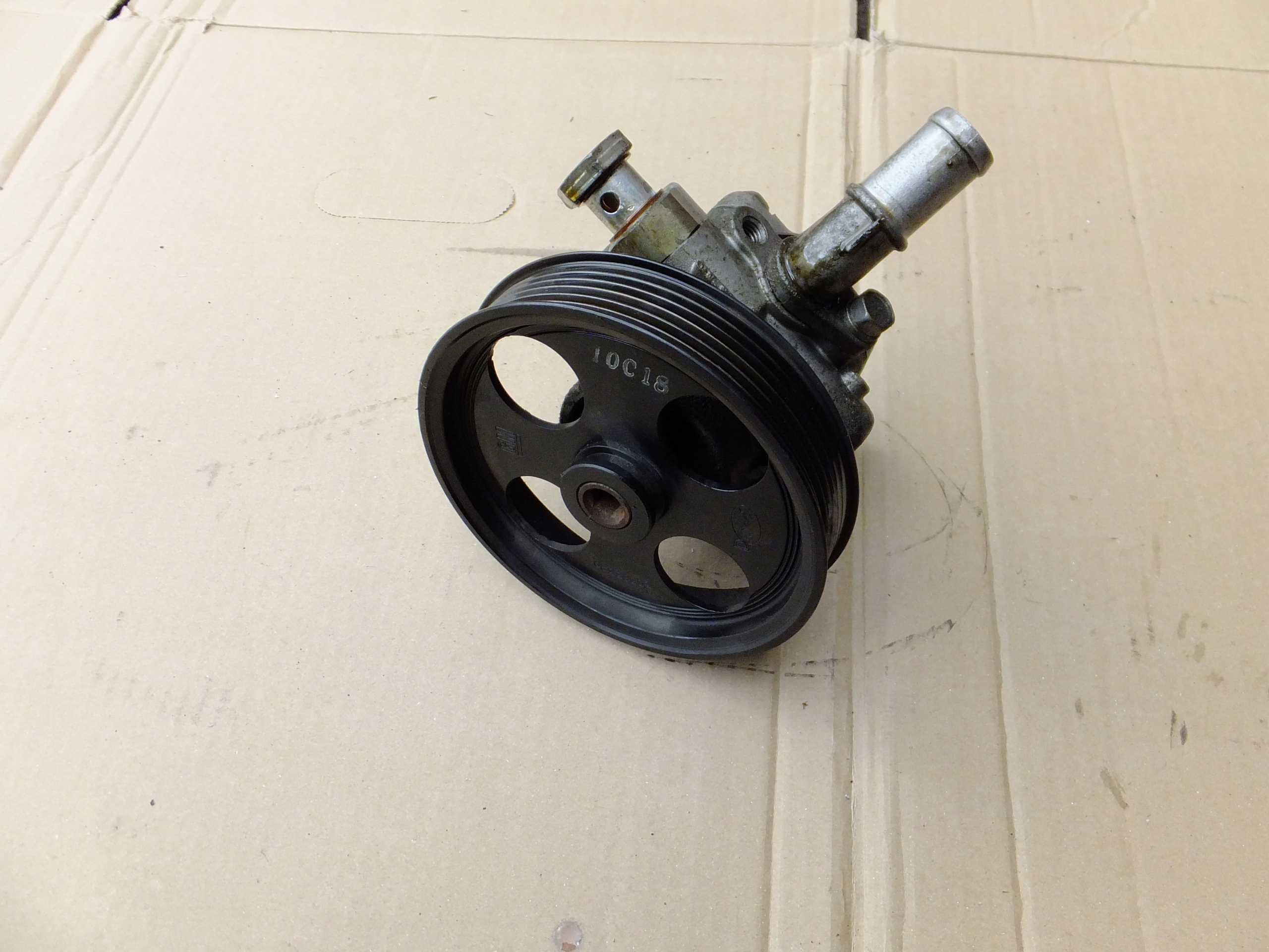 Pompa servosterzo opel insignia a 2,0 cdti 2010r 13309336