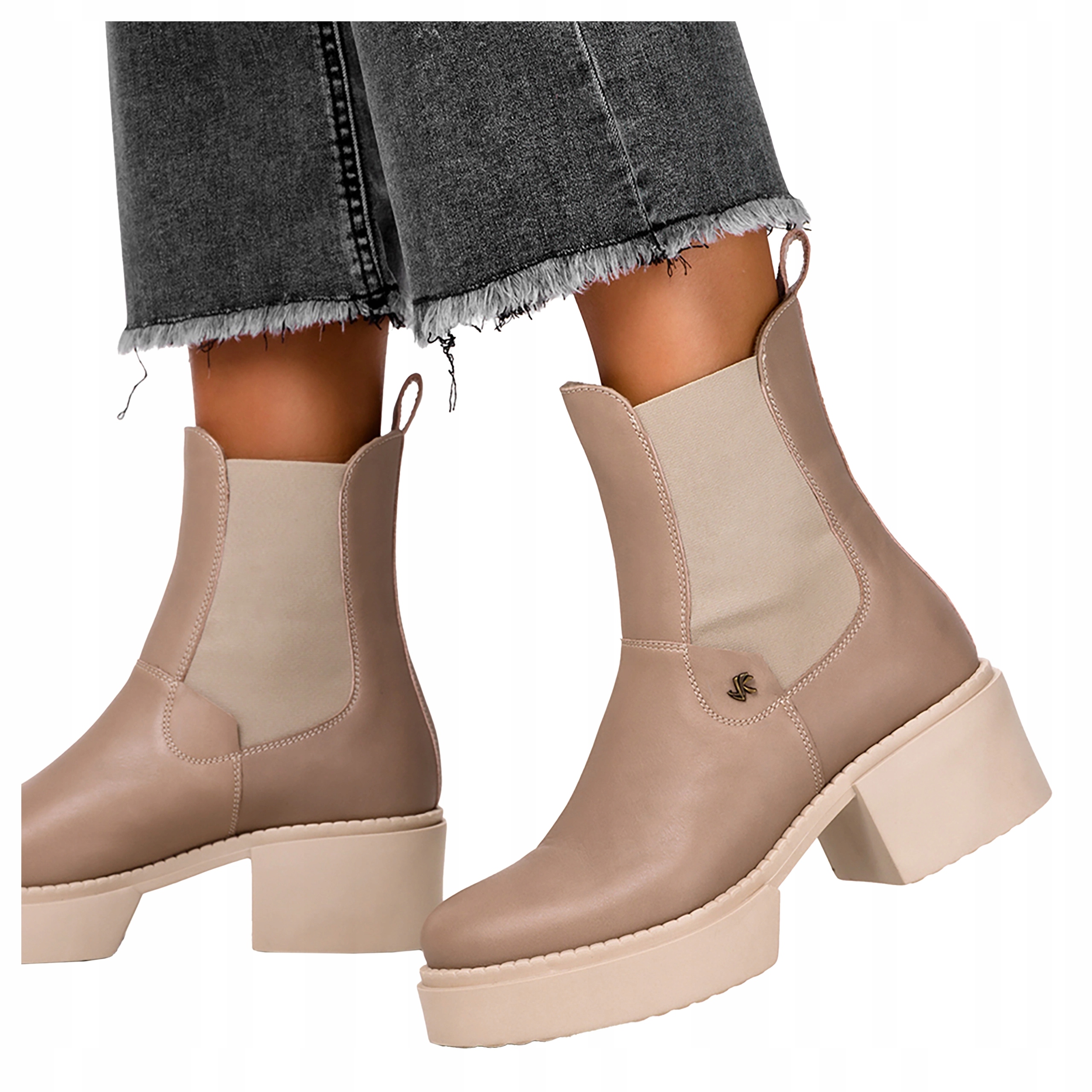 Béžové dámské kotníkové boty s gumičkami, Polský Výrobek na platformě, velikost 40