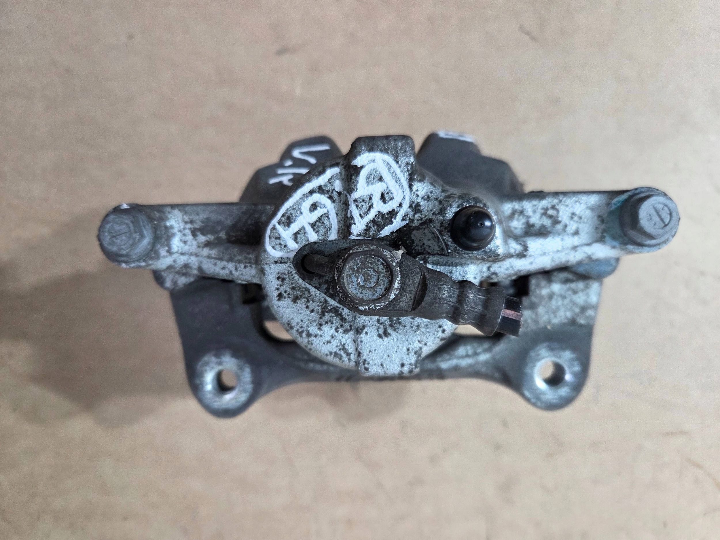 Toyota Corolla E210 E21 caliper brake front right VLL84613 (B764)