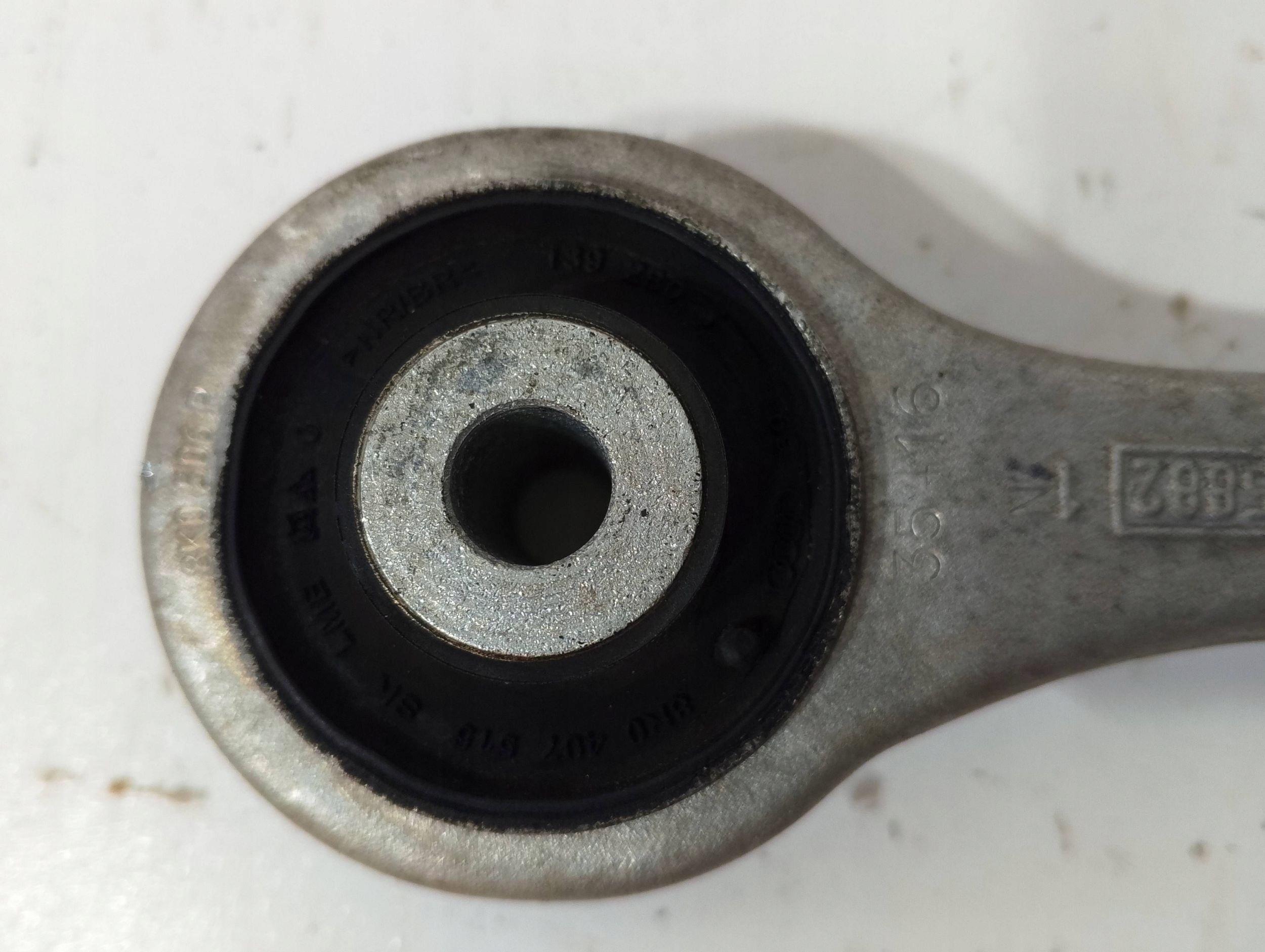 Porsche Macan (95B) arm front right 8K0506P (Q515)