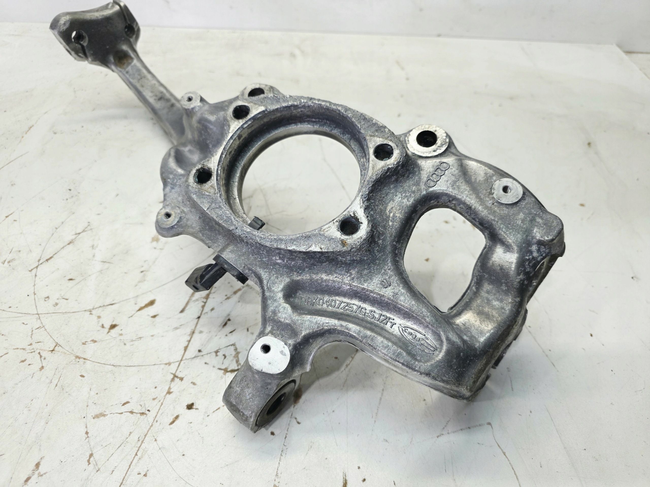 swing left front AUDI A4 B8 A5 8T 8K0407257G
