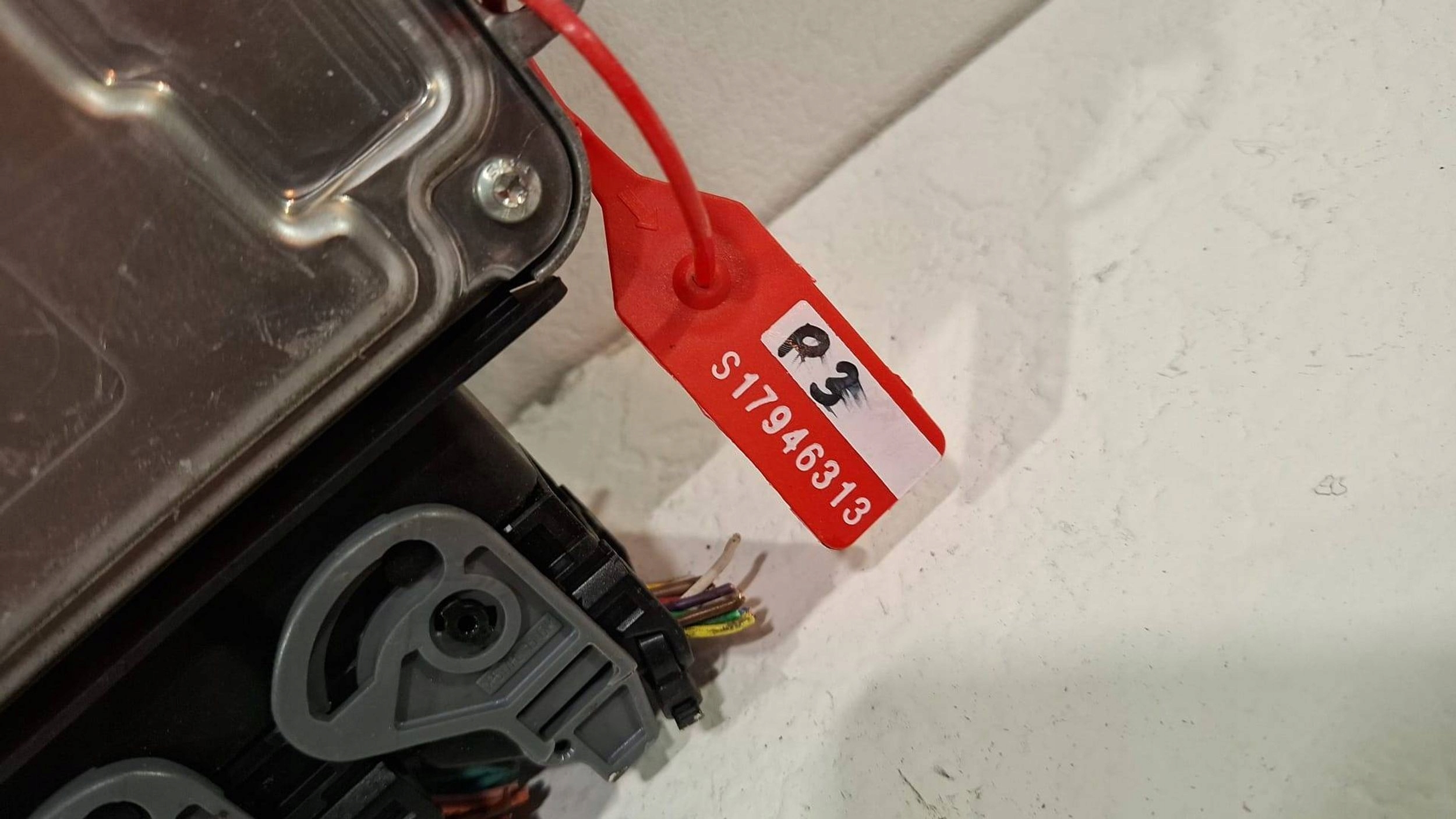control unit of the engine computer 0281013872 Citroen Peugeot 1.6 HDI