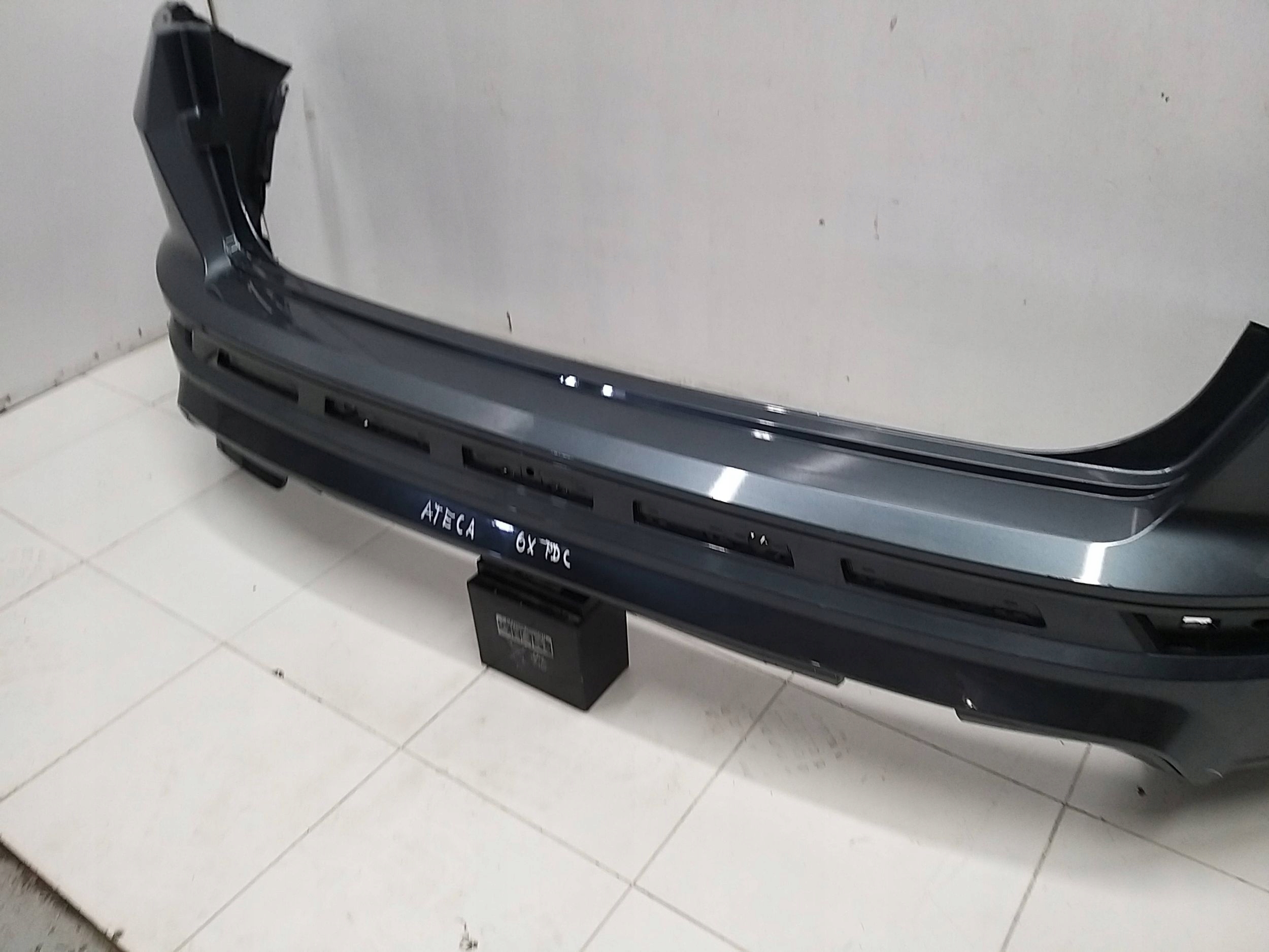 SEAT ATECA CUPRA 16R- bumper rear part rear PDC diffuser 575807521F