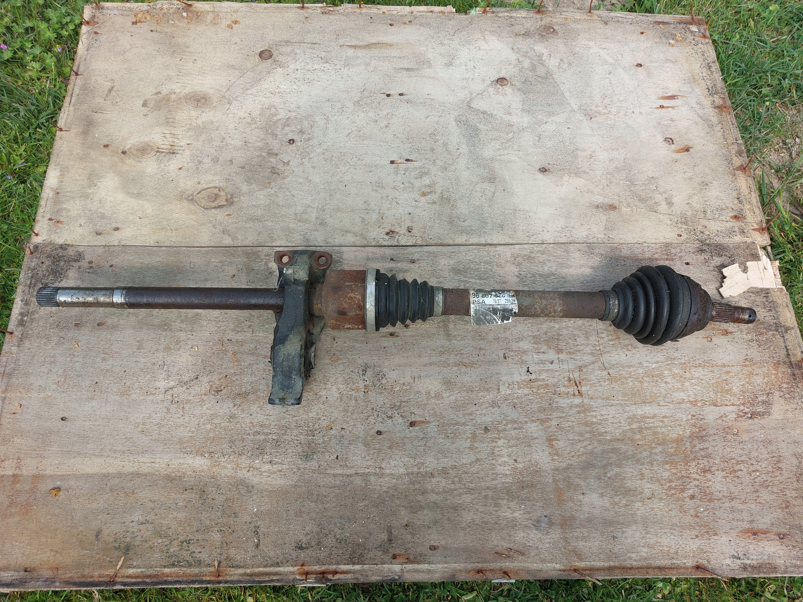 BERLINGO III 1.6 HDI semi-axis right 9660782880