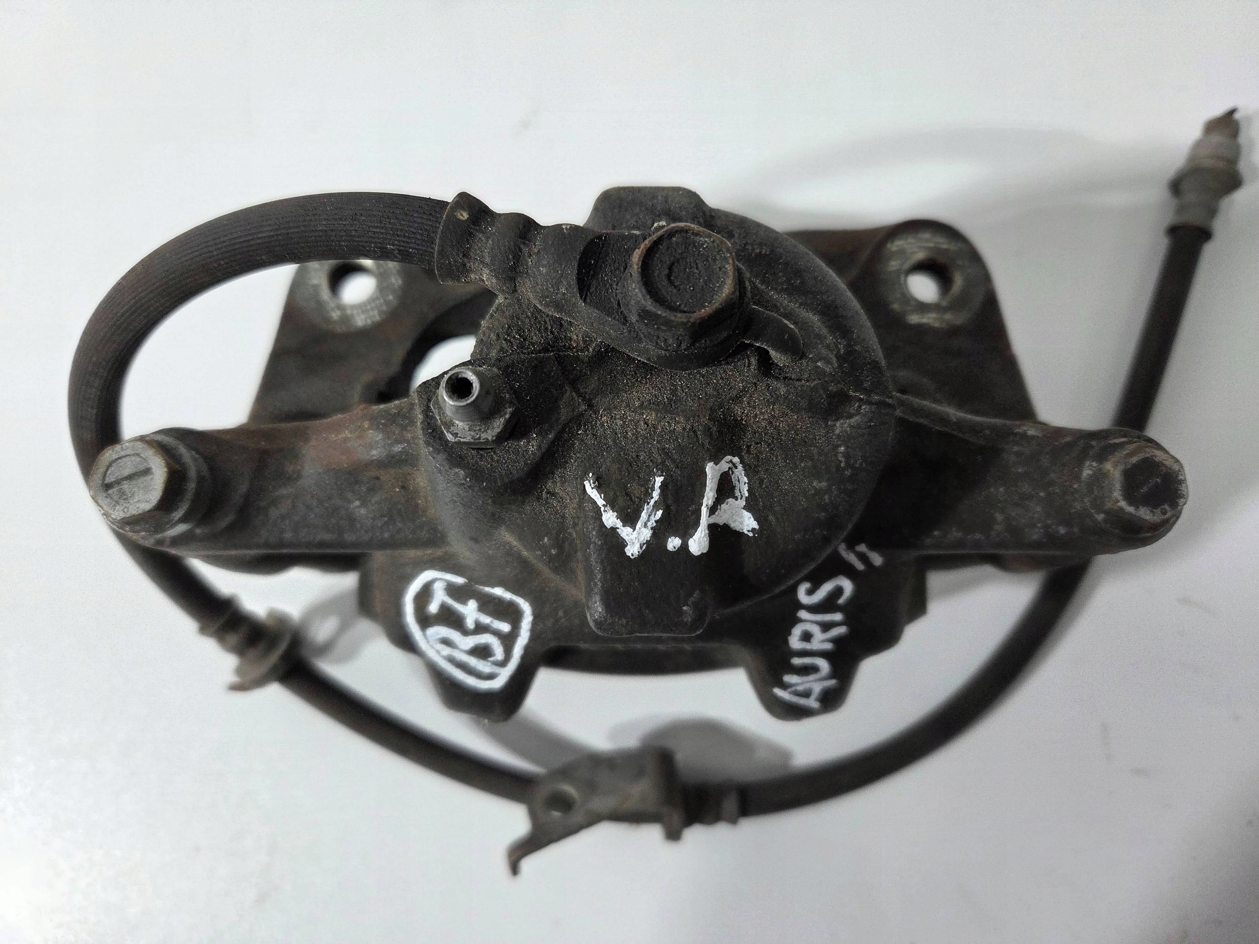 Toyota Auris II E18 caliper brake front right (B7)