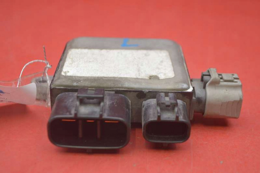 Bedienteil WENTYLATORA links 82821-20280 TESLA MODEL S 306 KM 12-20
