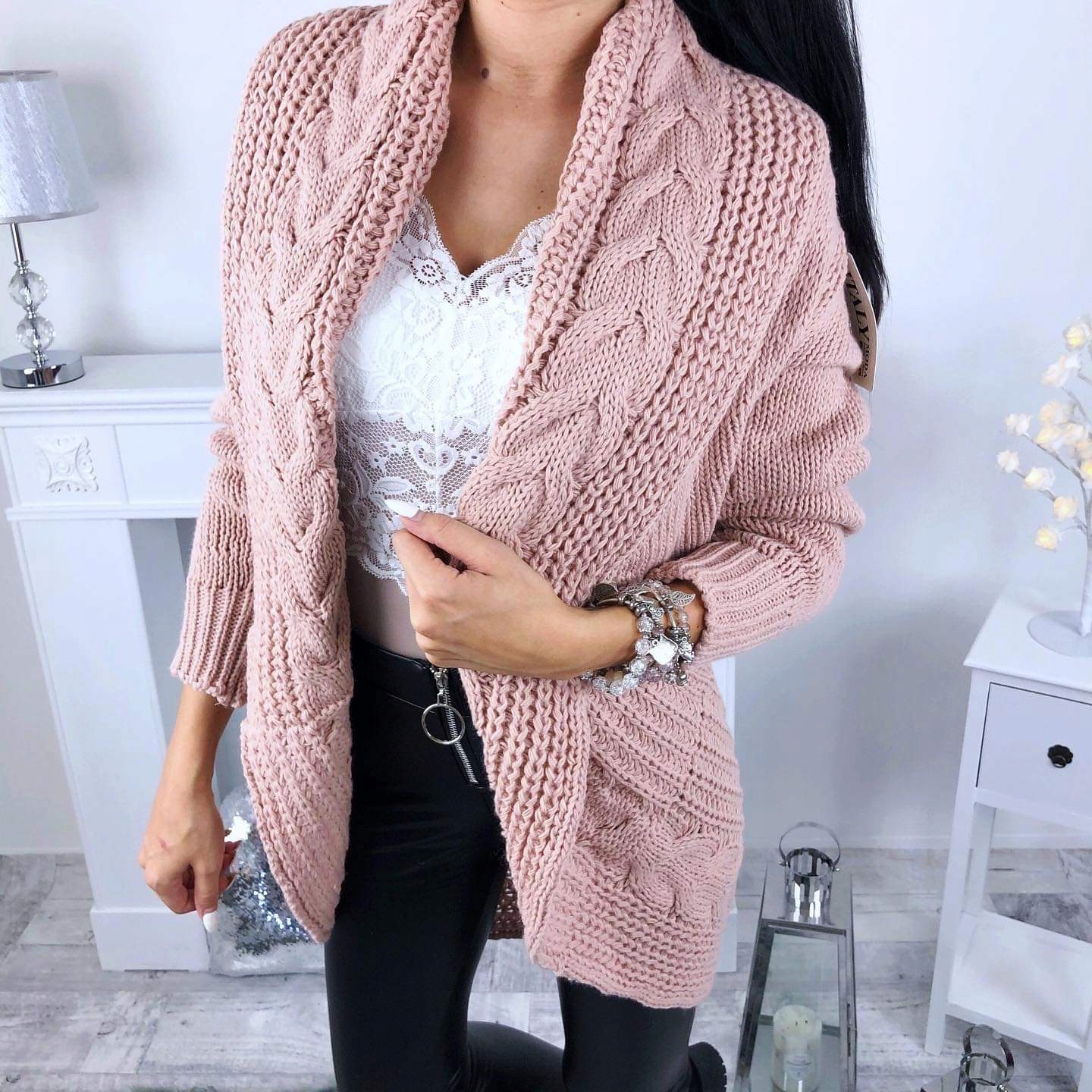 CIEPŁY KARDIGAN NARZUTKA SWETER WARKOCZ -- KOLORY Zapięcie brak