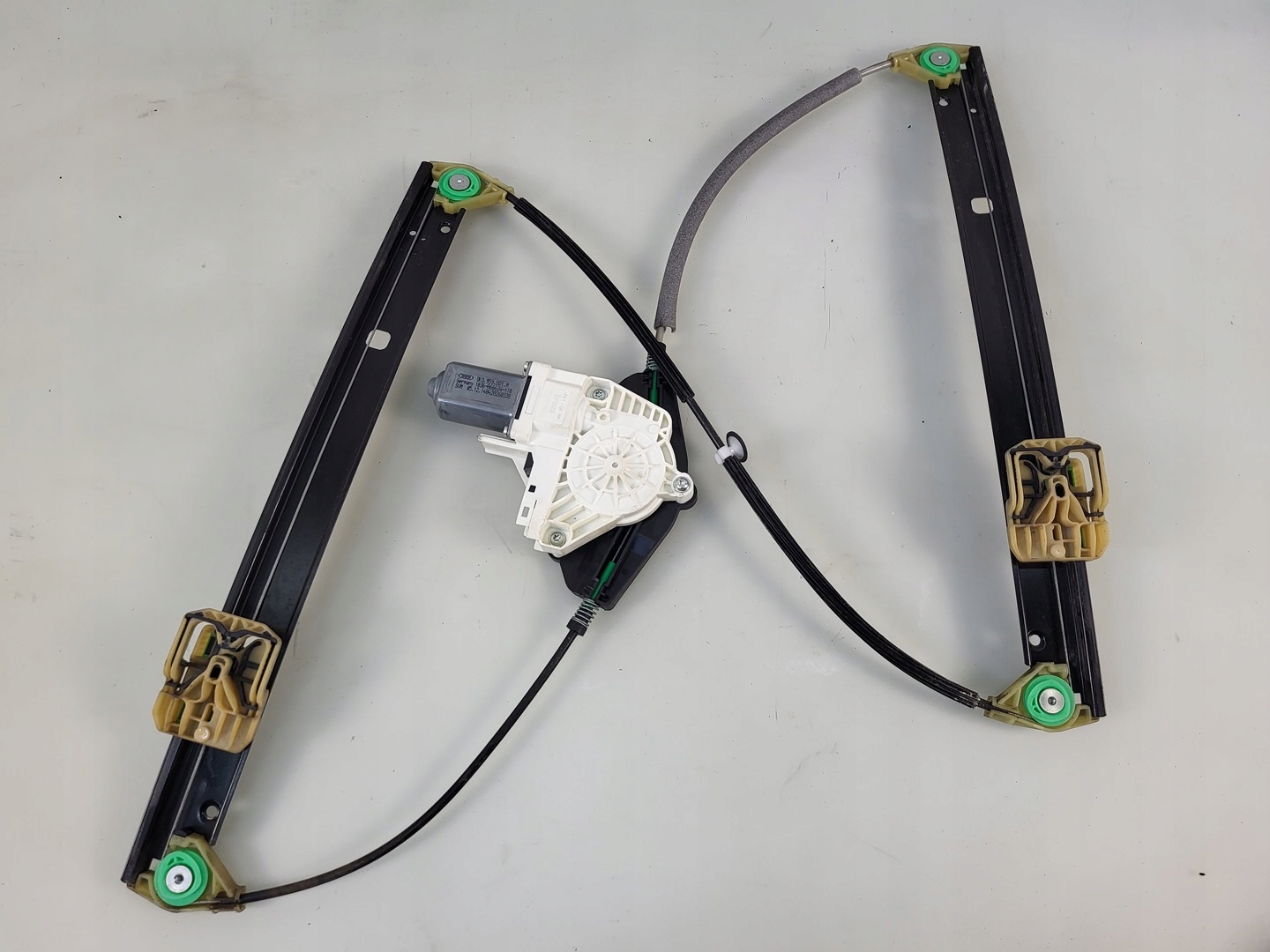 window regulator door of left left front AUDI A4 B8 8K0837461E