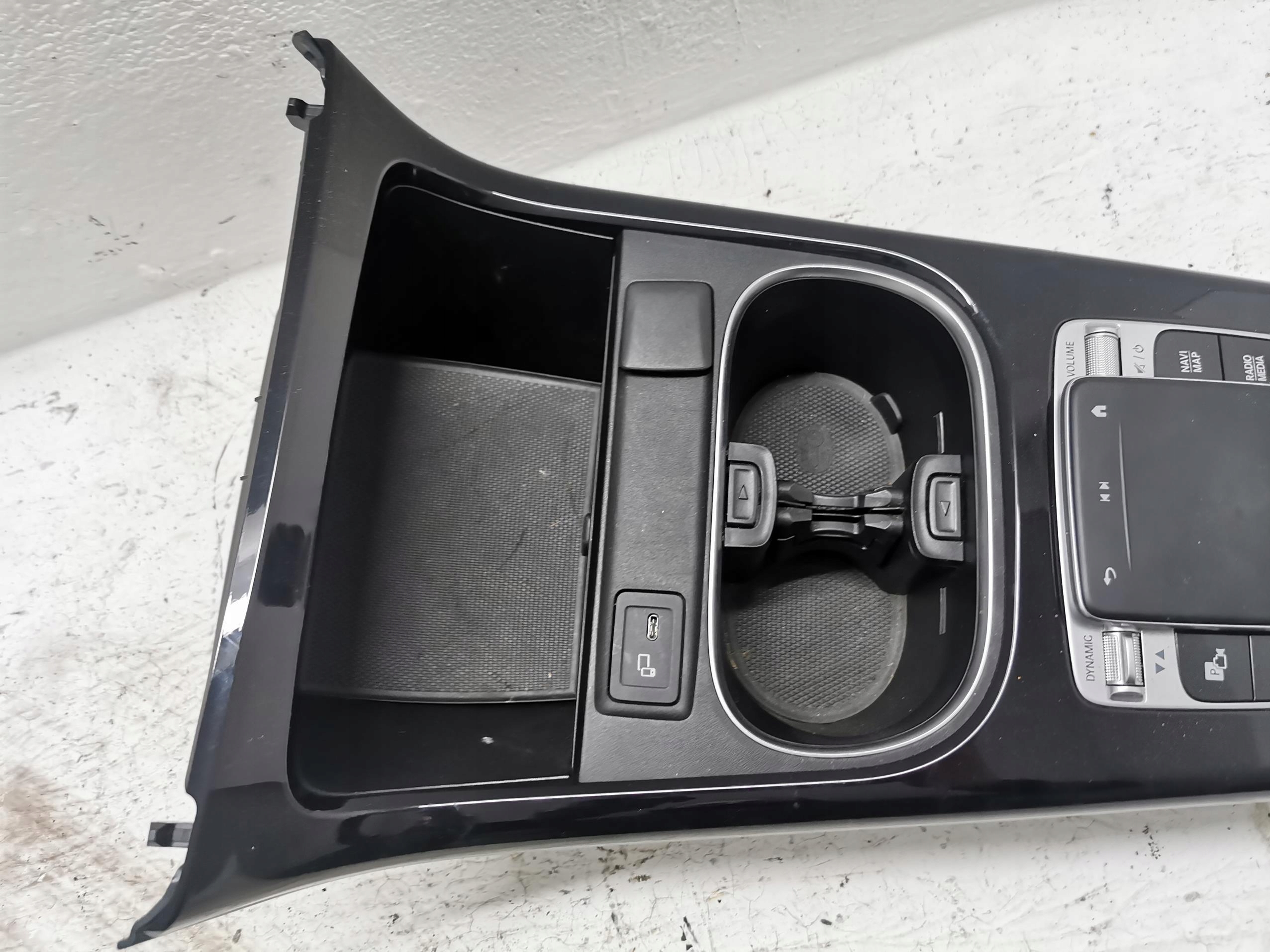 TUNEL central PANEL MERCEDES A-KLASA W177 18- EU