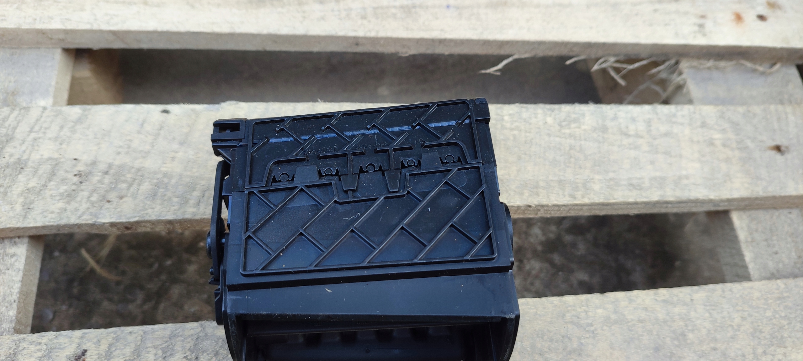 grid air conditioning devices rear tunelu srodkowego Jaguar XF